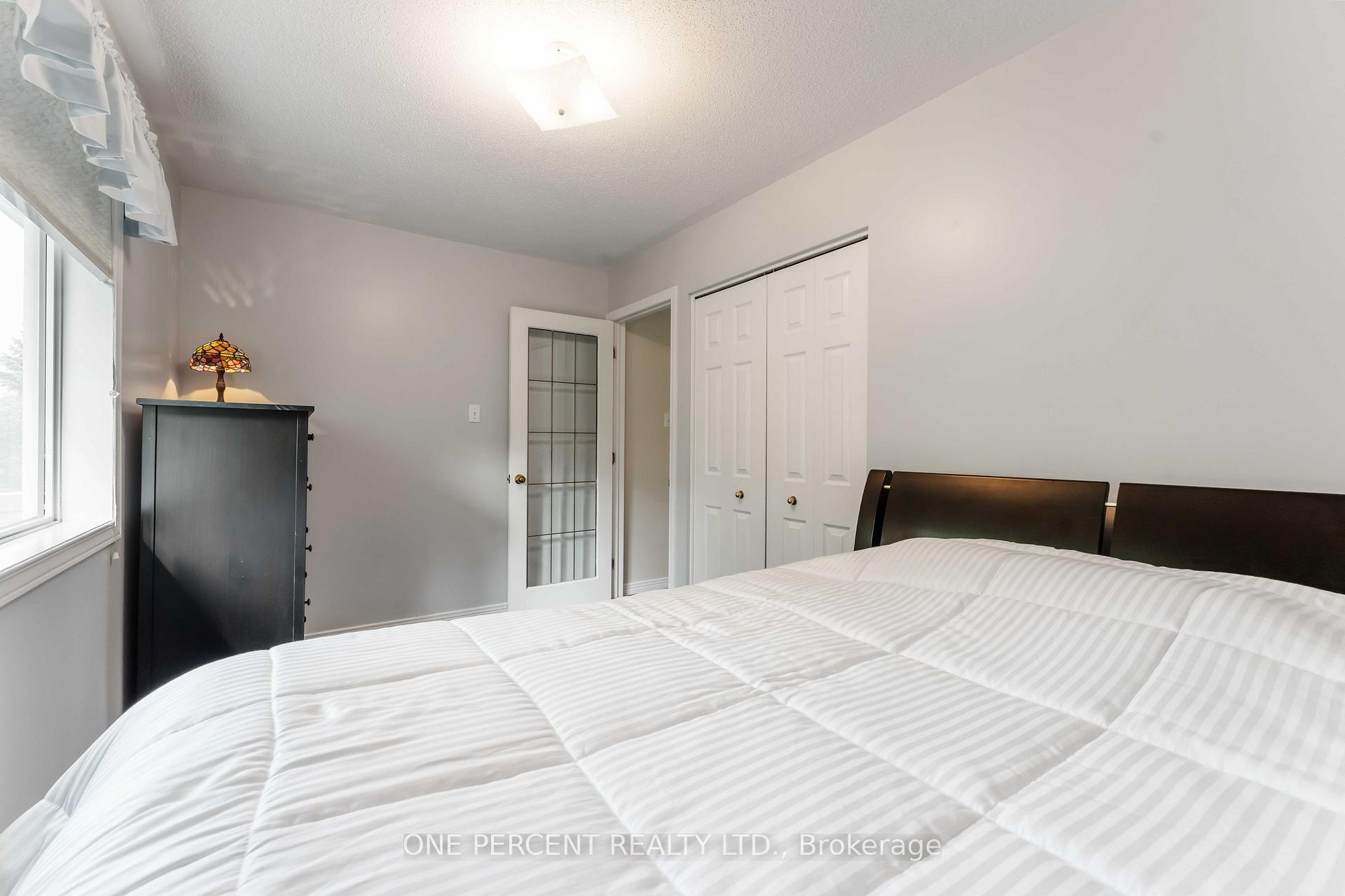 Photo 21 of 31 Armagh Way, Ottawa, Barrhaven - Longfields — HOMEH