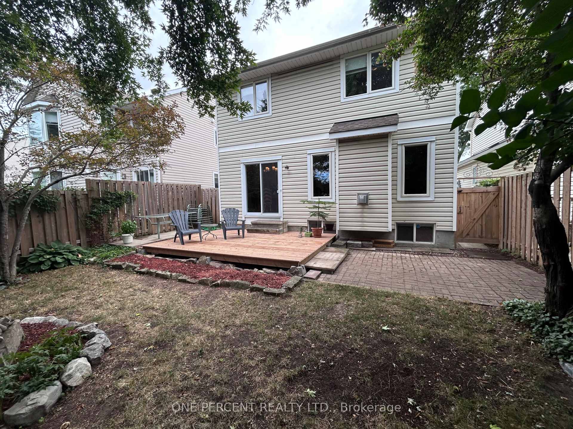Photo 23 of 31 Armagh Way, Ottawa, Barrhaven - Longfields — HOMEH