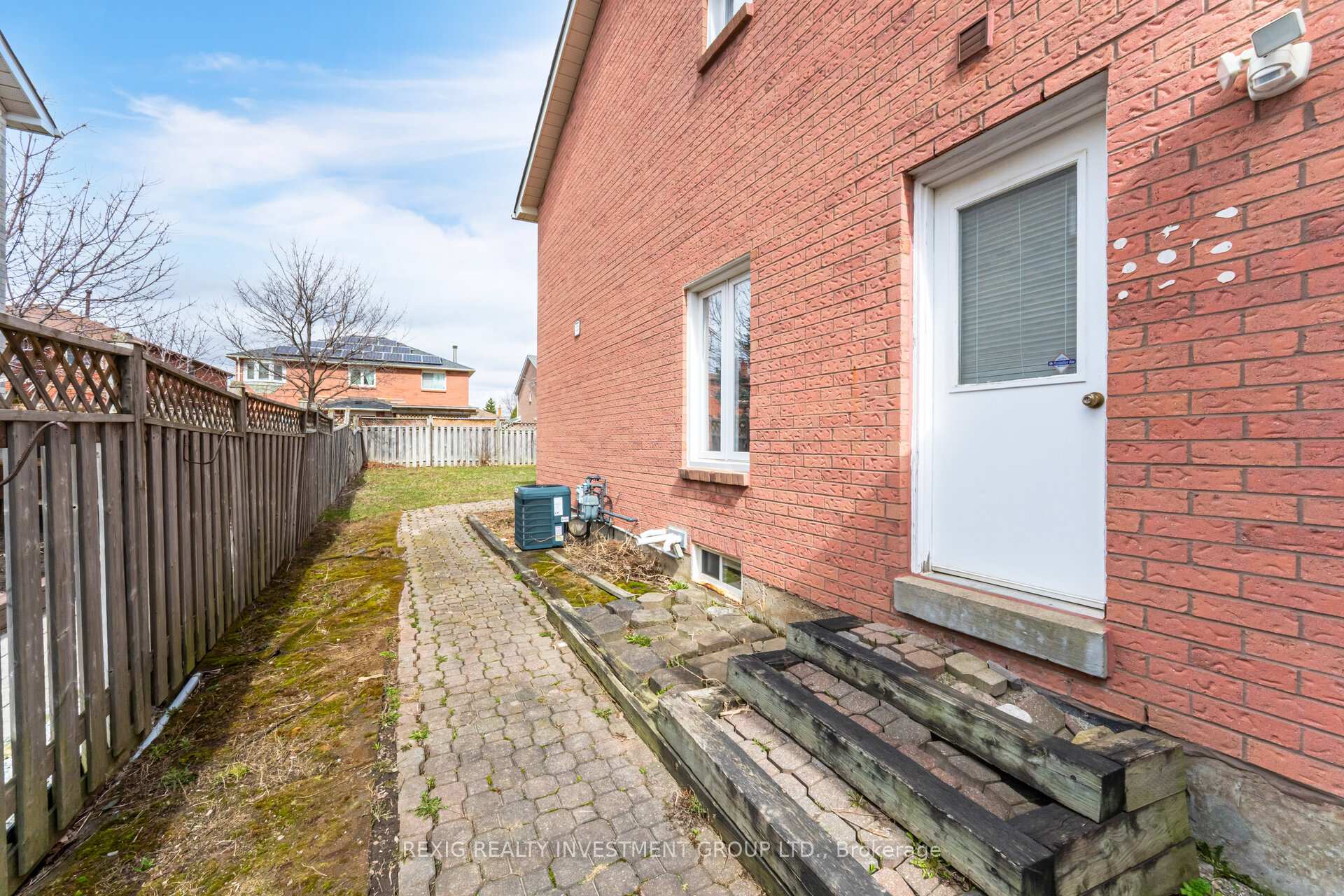 Photo 34 of 66 Settler Court, Brampton, Heart Lake West — HOMEH