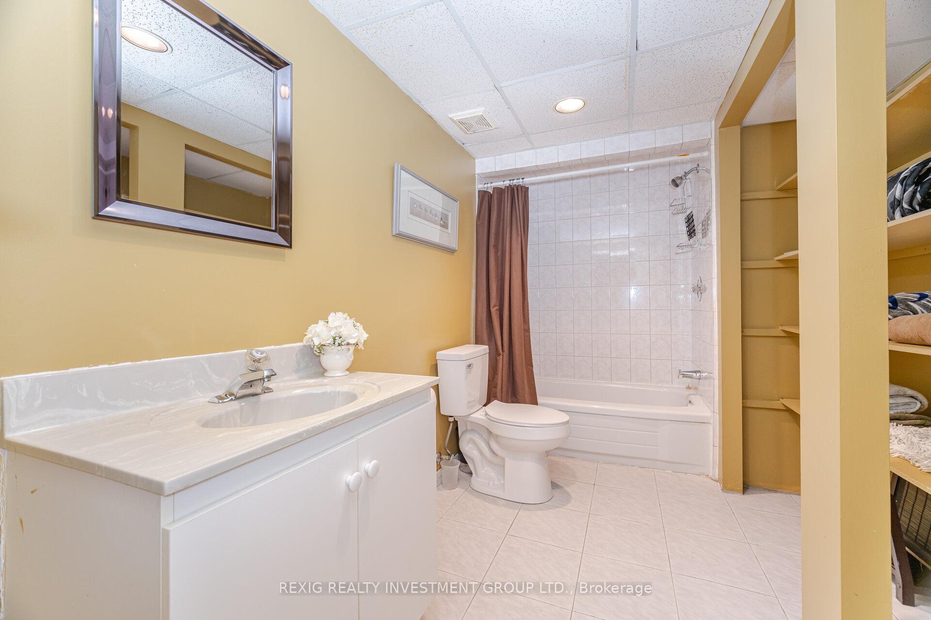 Photo 35 of 66 Settler Court, Brampton, Heart Lake West — HOMEH