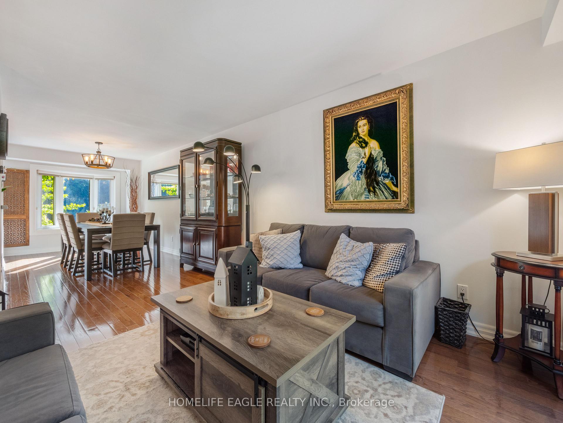 Photo 5 of 30 Moffat Crescent, Aurora, Aurora Heights — HOMEH