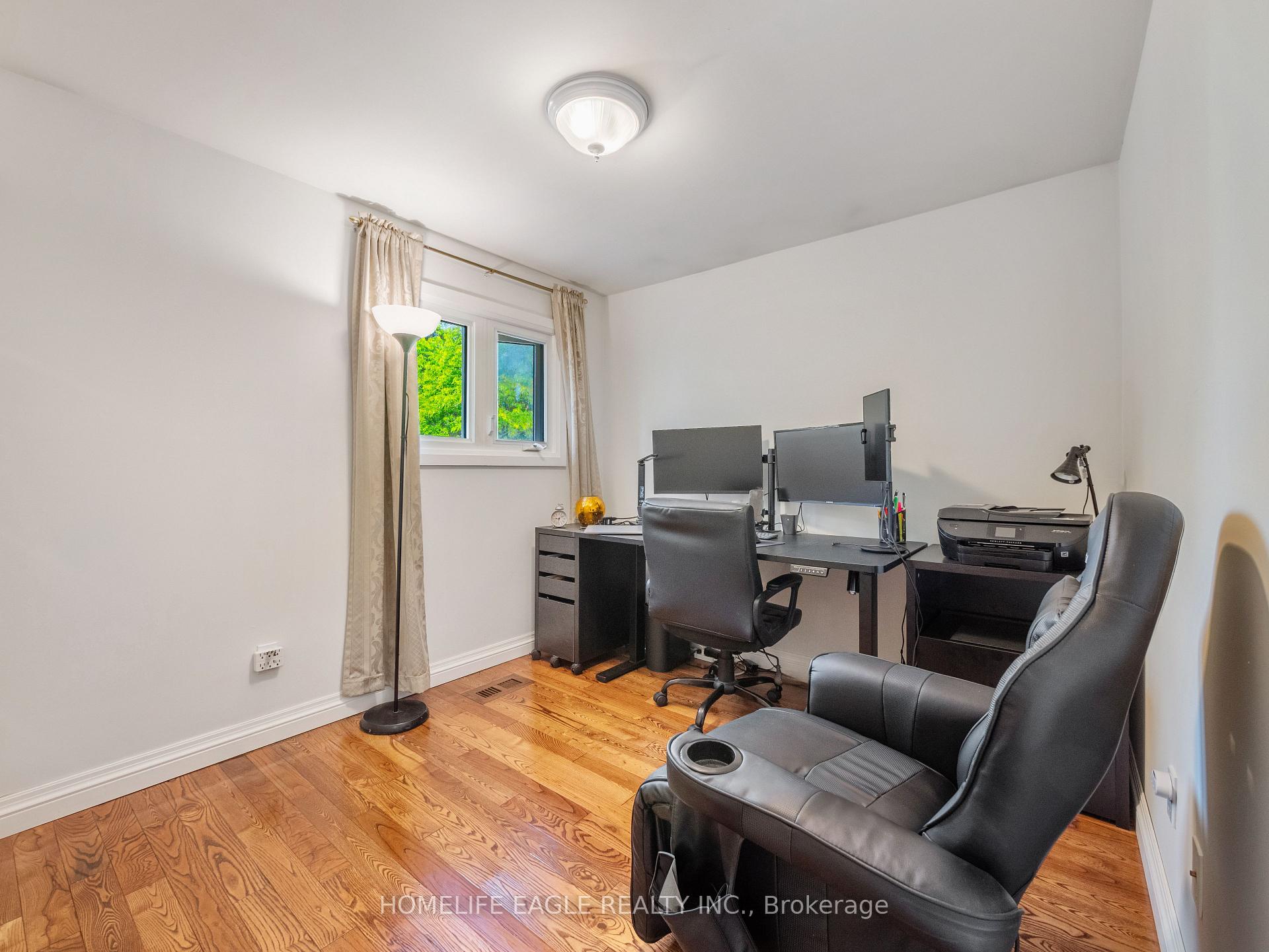Photo 15 of 30 Moffat Crescent, Aurora, Aurora Heights — HOMEH