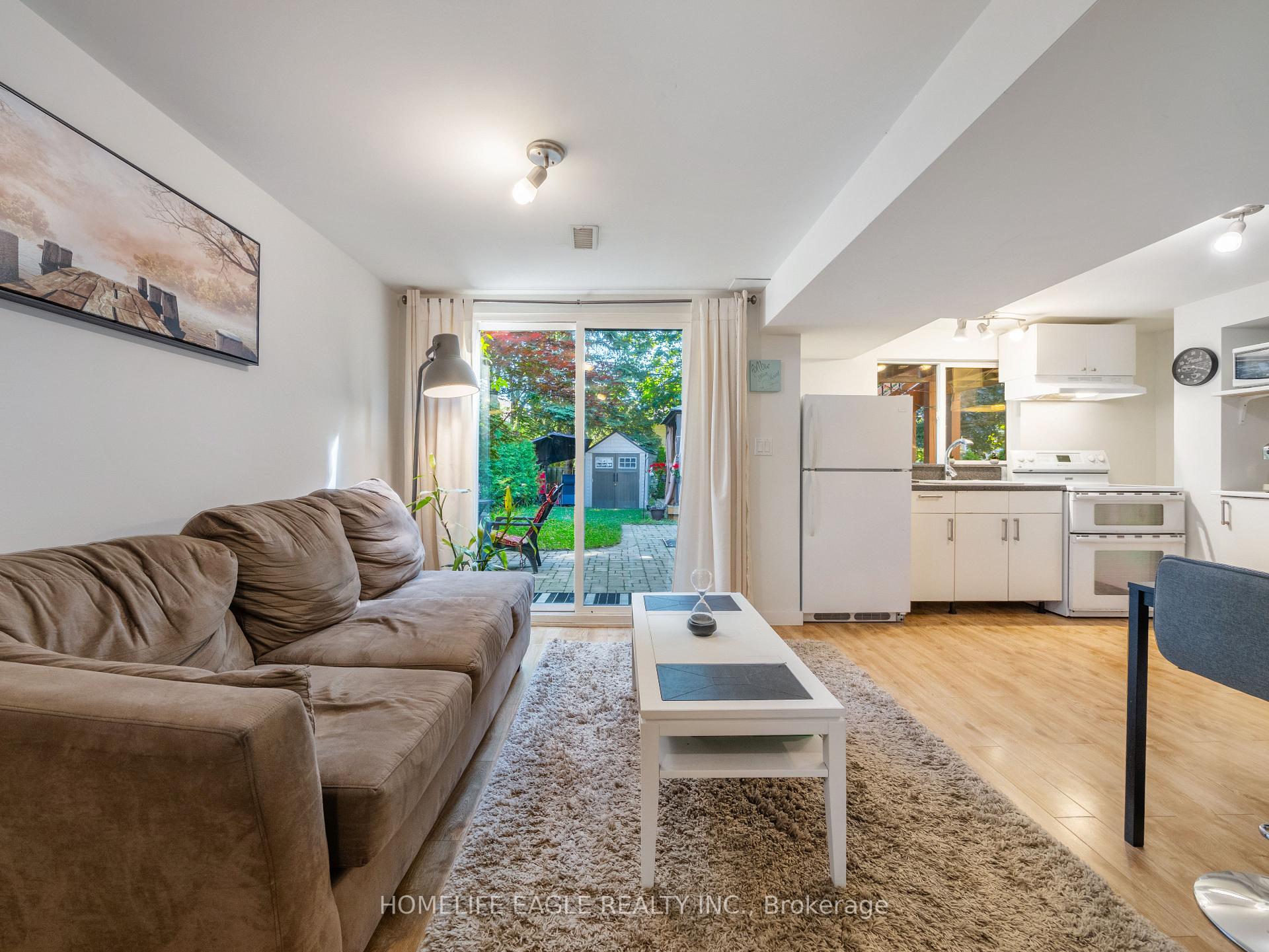 Photo 19 of 30 Moffat Crescent, Aurora, Aurora Heights — HOMEH