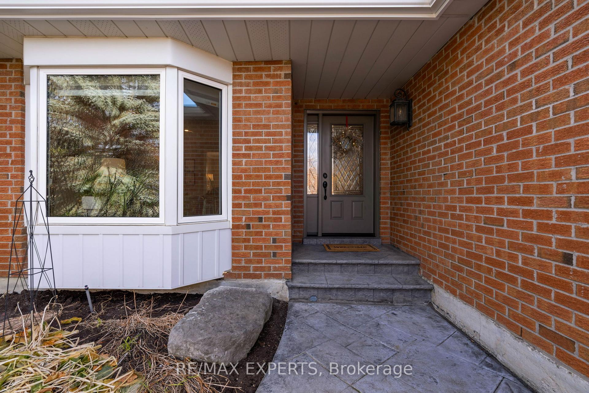 Photo 2 of 34 Goodfellow Crescent, Caledon, Bolton North — HOMEH
