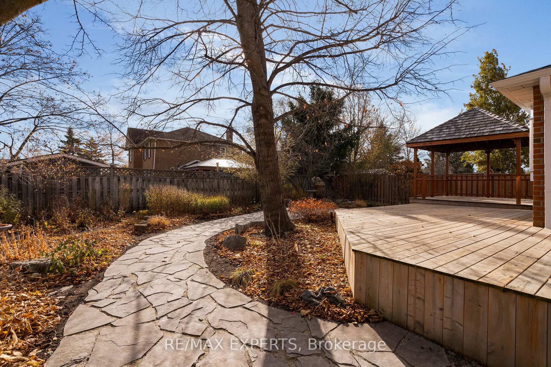 Photo 40 of 34 Goodfellow Crescent, Caledon, Bolton North — HOMEH