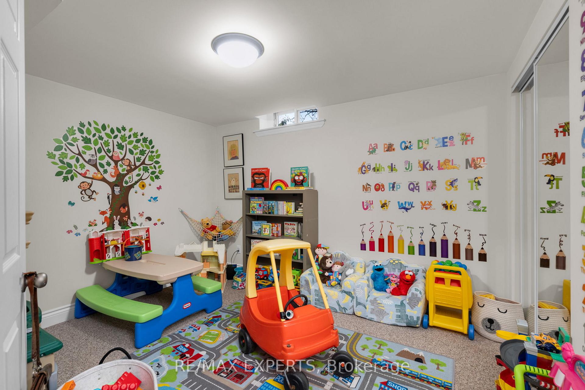 Photo 41 of 34 Goodfellow Crescent, Caledon, Bolton North — HOMEH