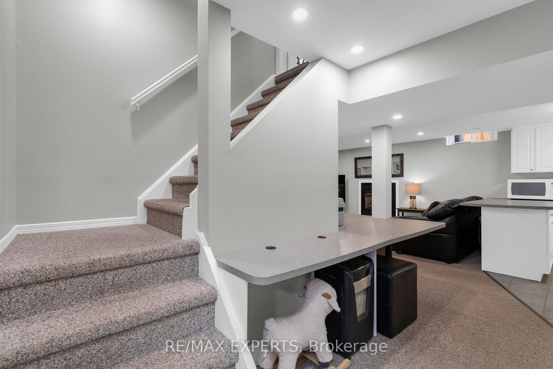 Photo 22 of 34 Goodfellow Crescent, Caledon, Bolton North — HOMEH