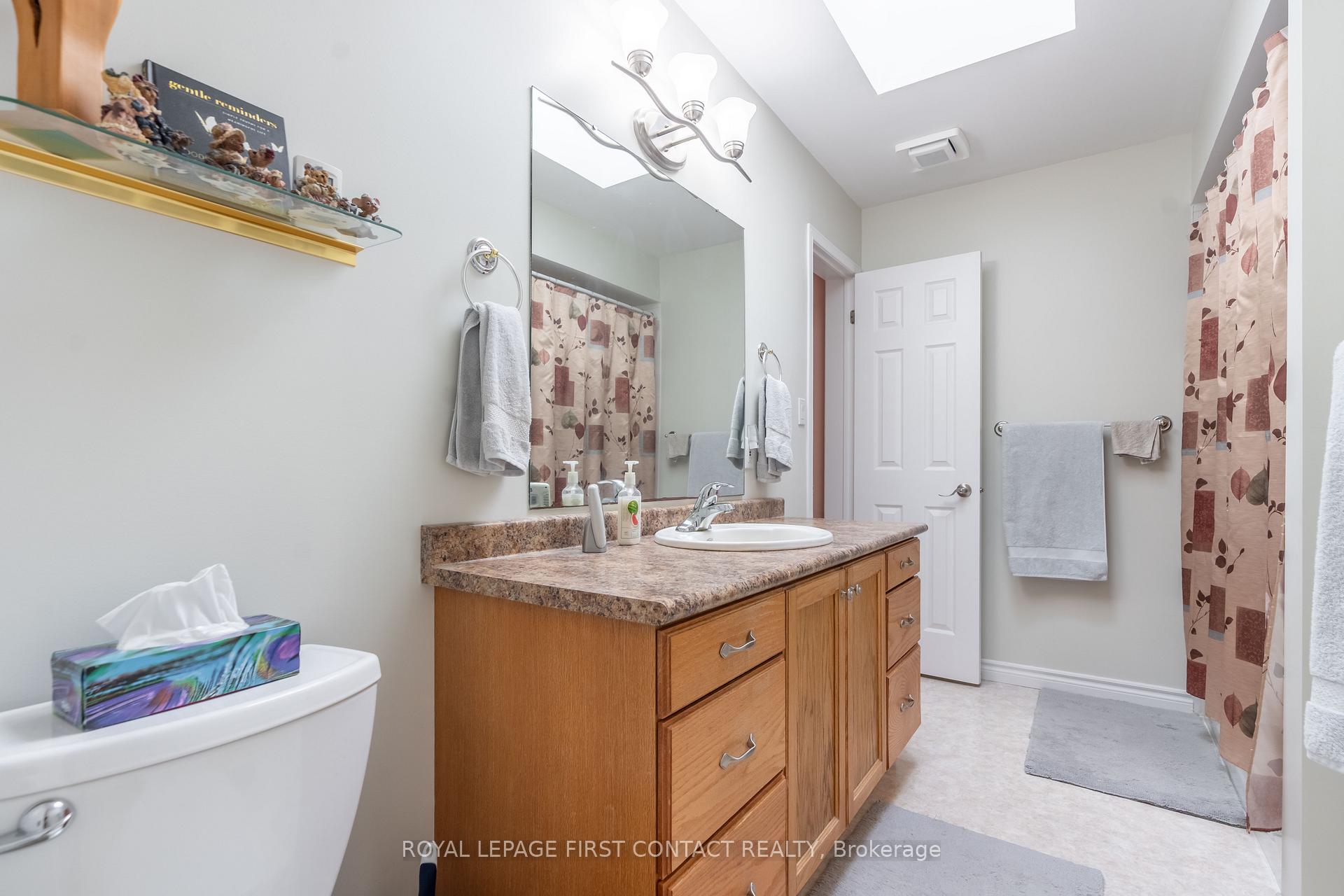 Photo 6 of 556 Leacock Drive, Barrie, Northwest — HOMEH