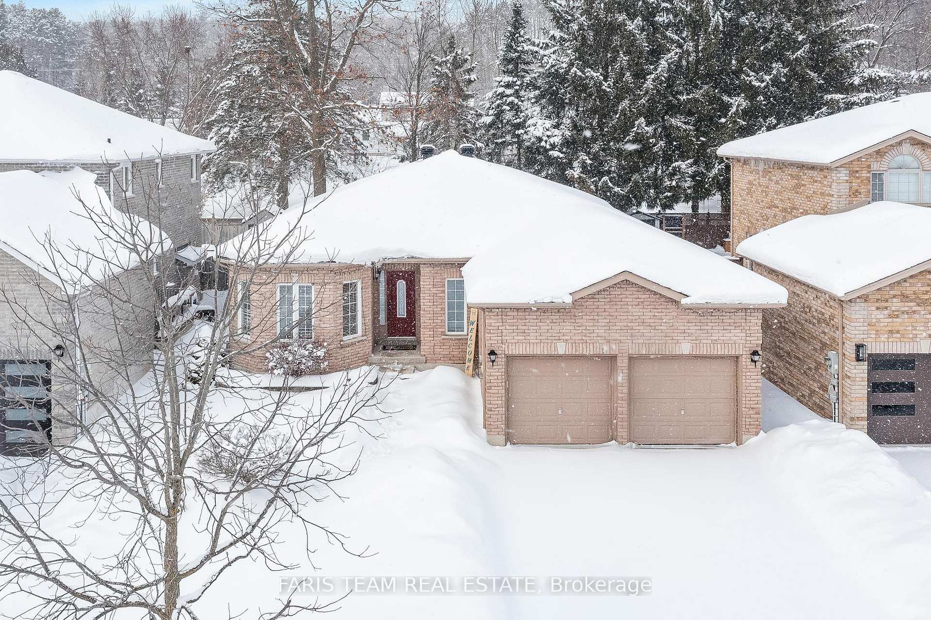 Photo 2 of 40 Ruffet Drive, Barrie, Edgehill Drive — HOMEH