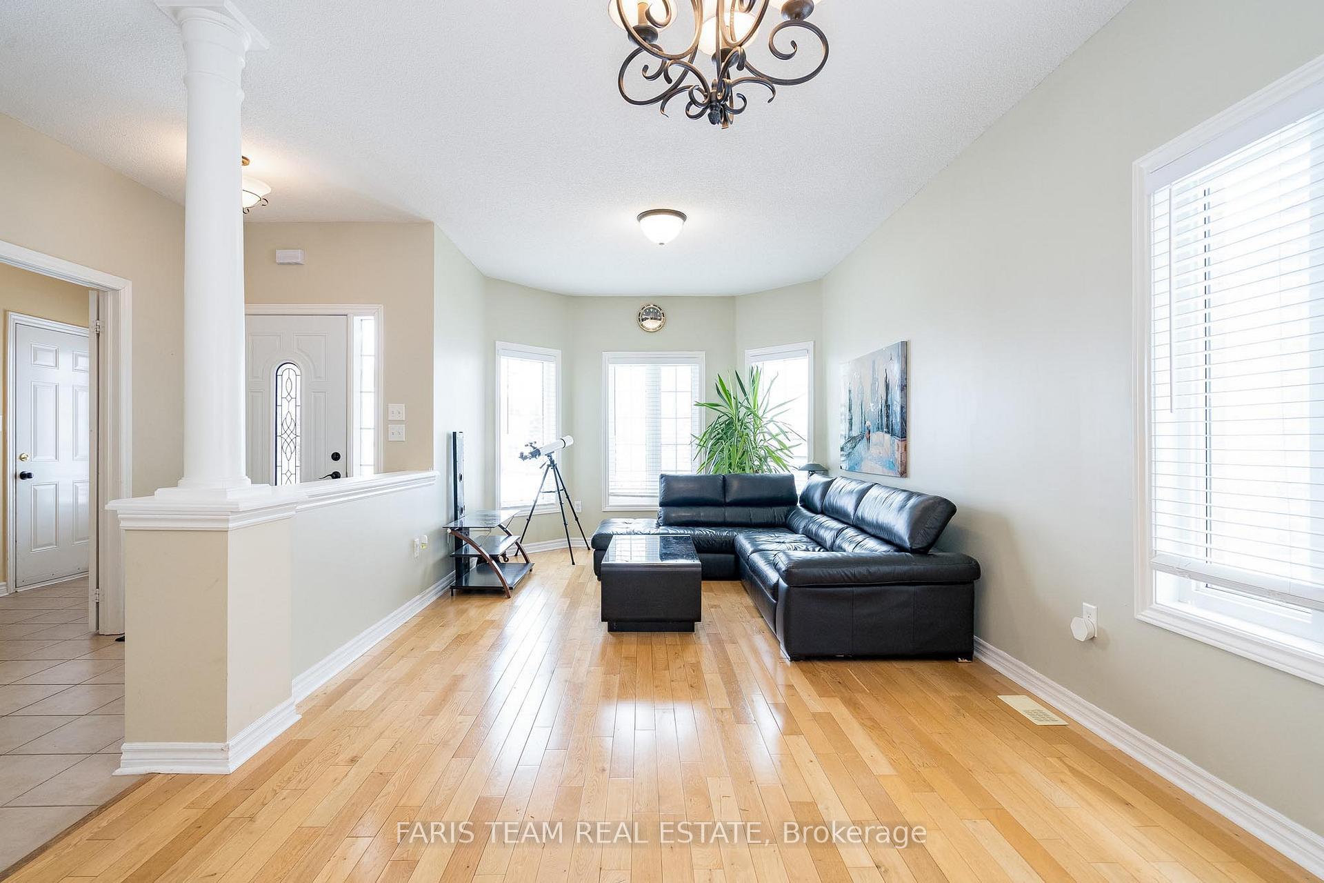 Photo 10 of 40 Ruffet Drive, Barrie, Edgehill Drive — HOMEH