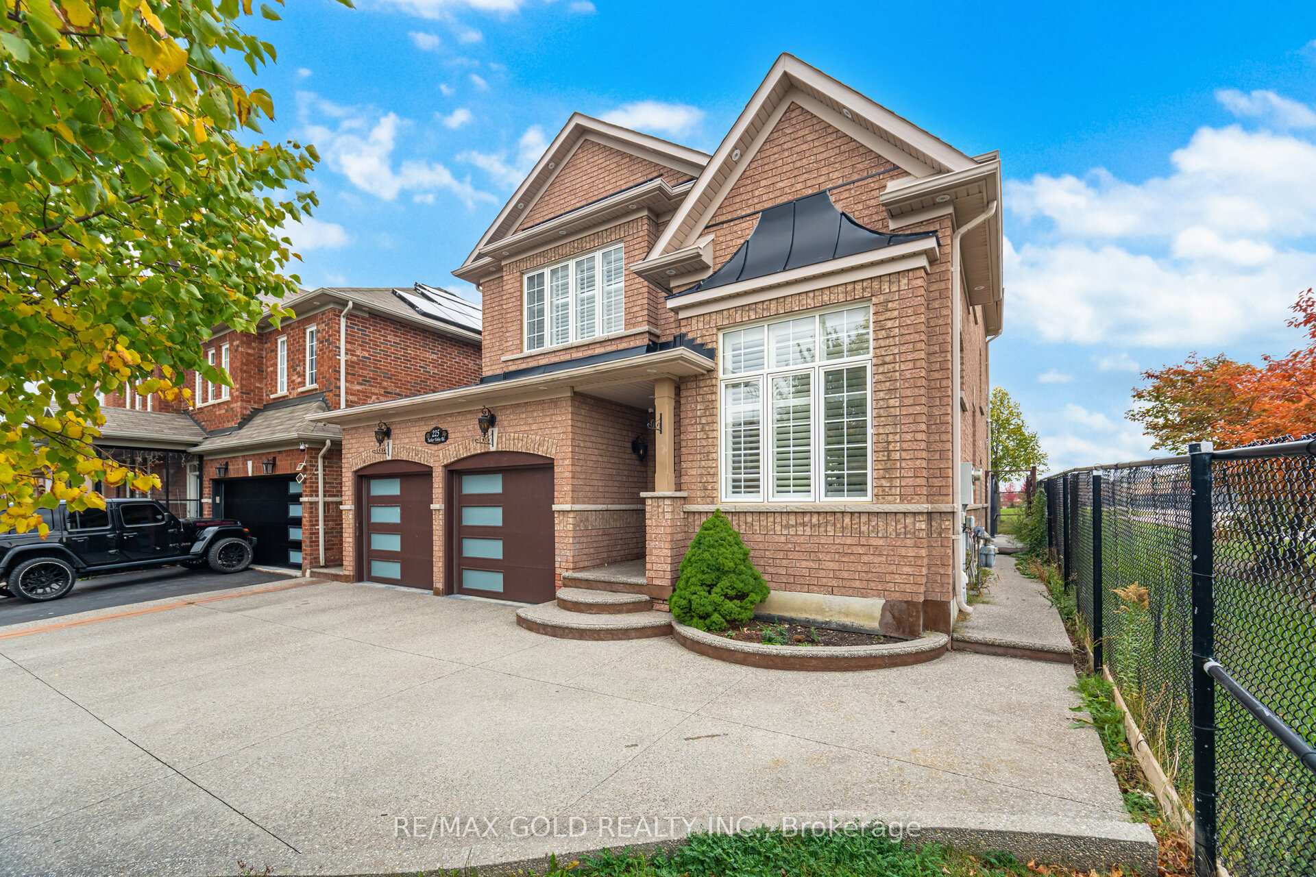 Photo 4 of 225 Father Tobin Road, Brampton, Sandringham-Wellington — HOMEH