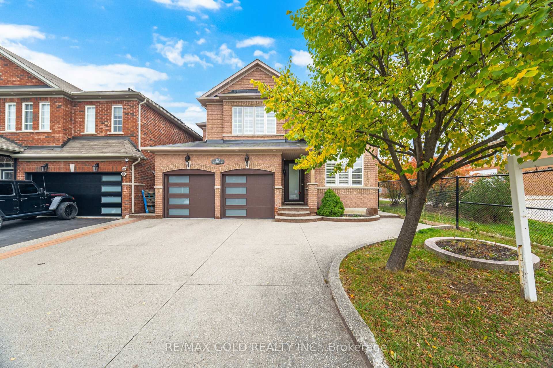 Photo 5 of 225 Father Tobin Road, Brampton, Sandringham-Wellington — HOMEH