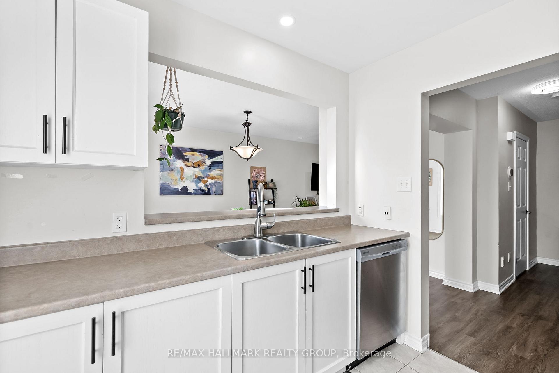 Photo 12 of 1554 Haydon Circle, Ottawa, Barrhaven - Heritage Park — HOMEH