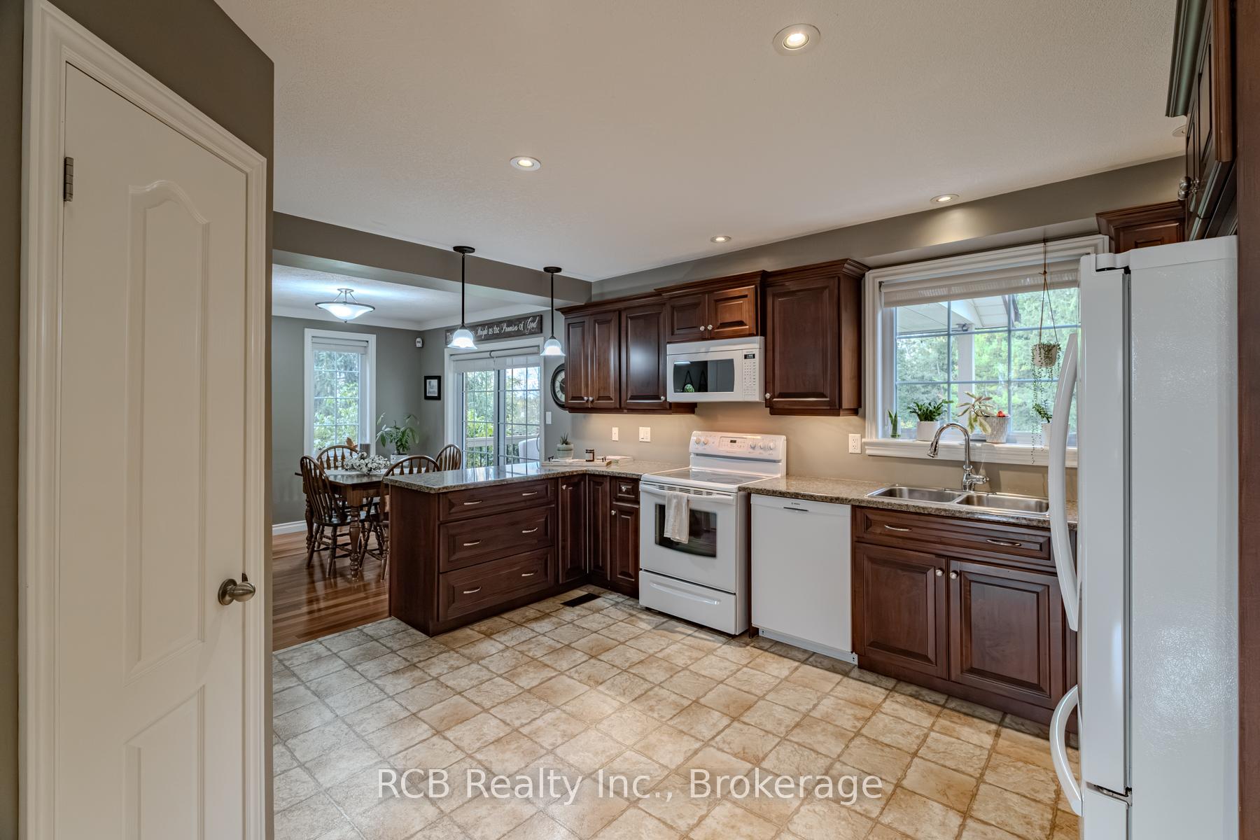Photo 11 of 2139 Foreman Road, Hamilton, Rural Flamborough — HOMEH