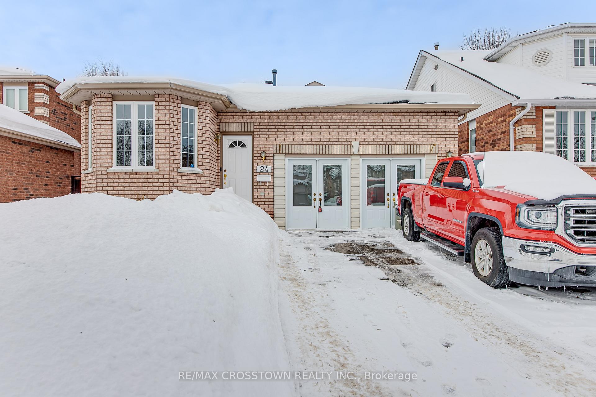 Photo 2 of 24 Twiss Drive, Barrie, Holly — HOMEH