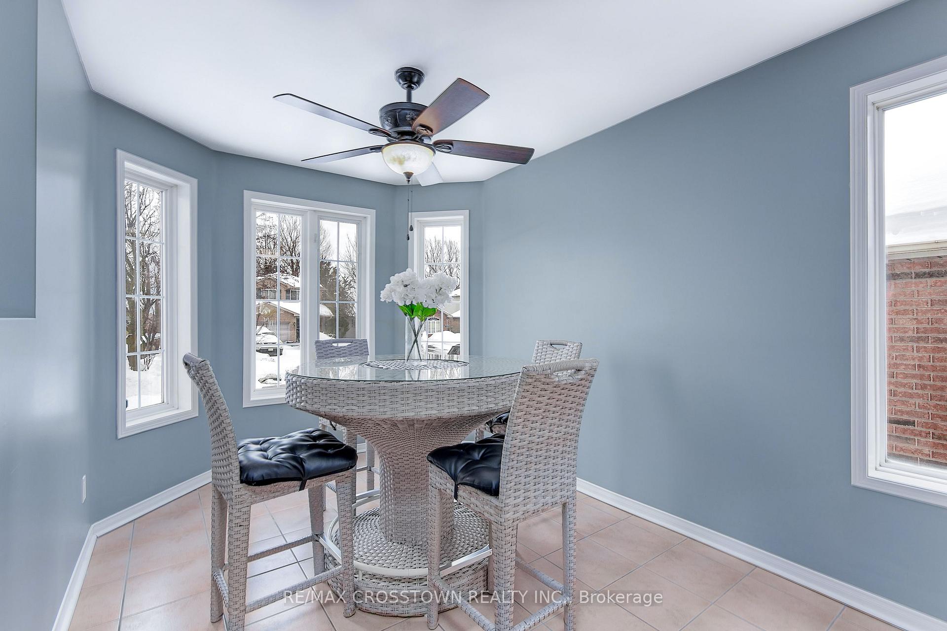 Photo 9 of 24 Twiss Drive, Barrie, Holly — HOMEH