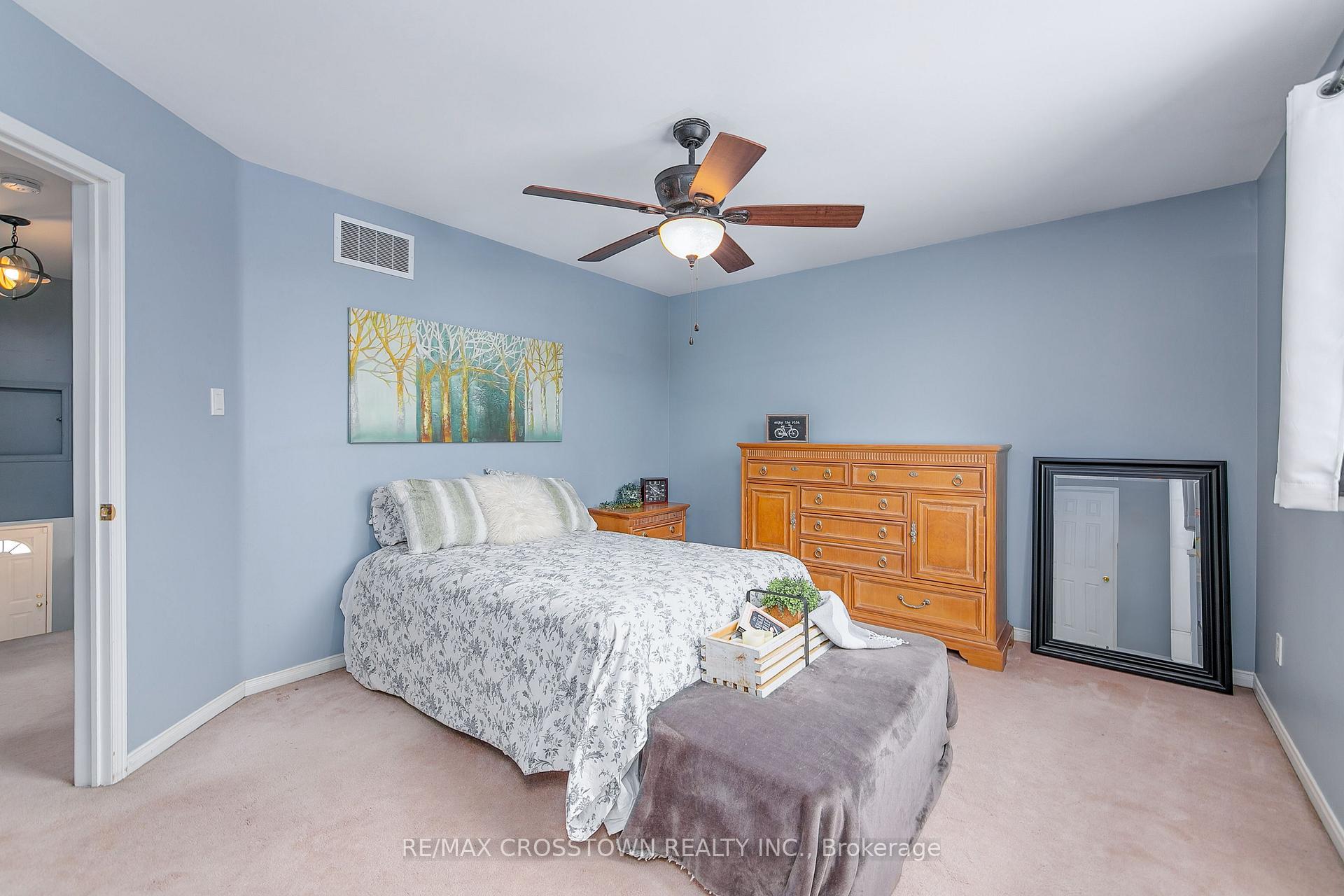 Photo 17 of 24 Twiss Drive, Barrie, Holly — HOMEH