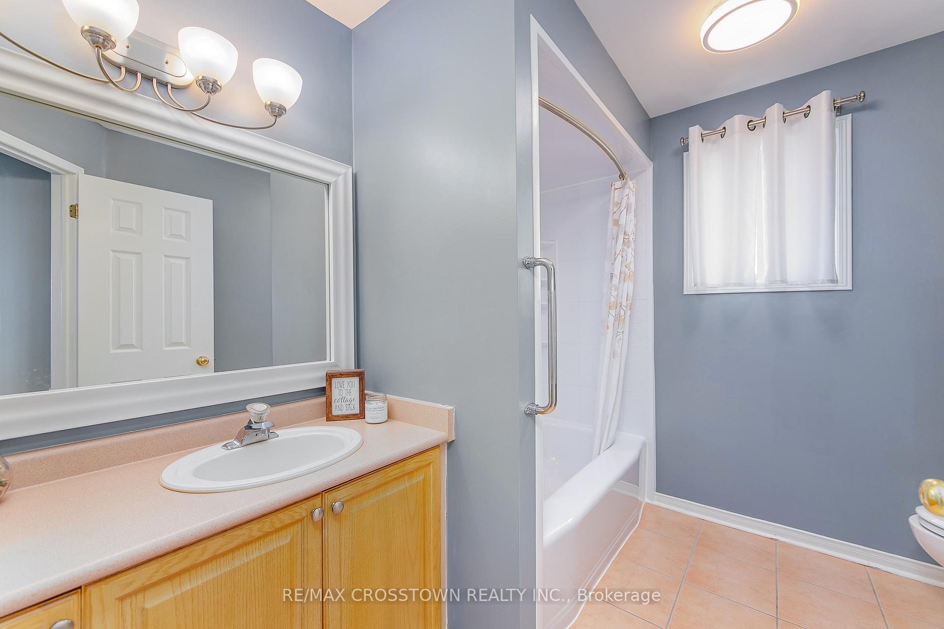 Photo 20 of 24 Twiss Drive, Barrie, Holly — HOMEH