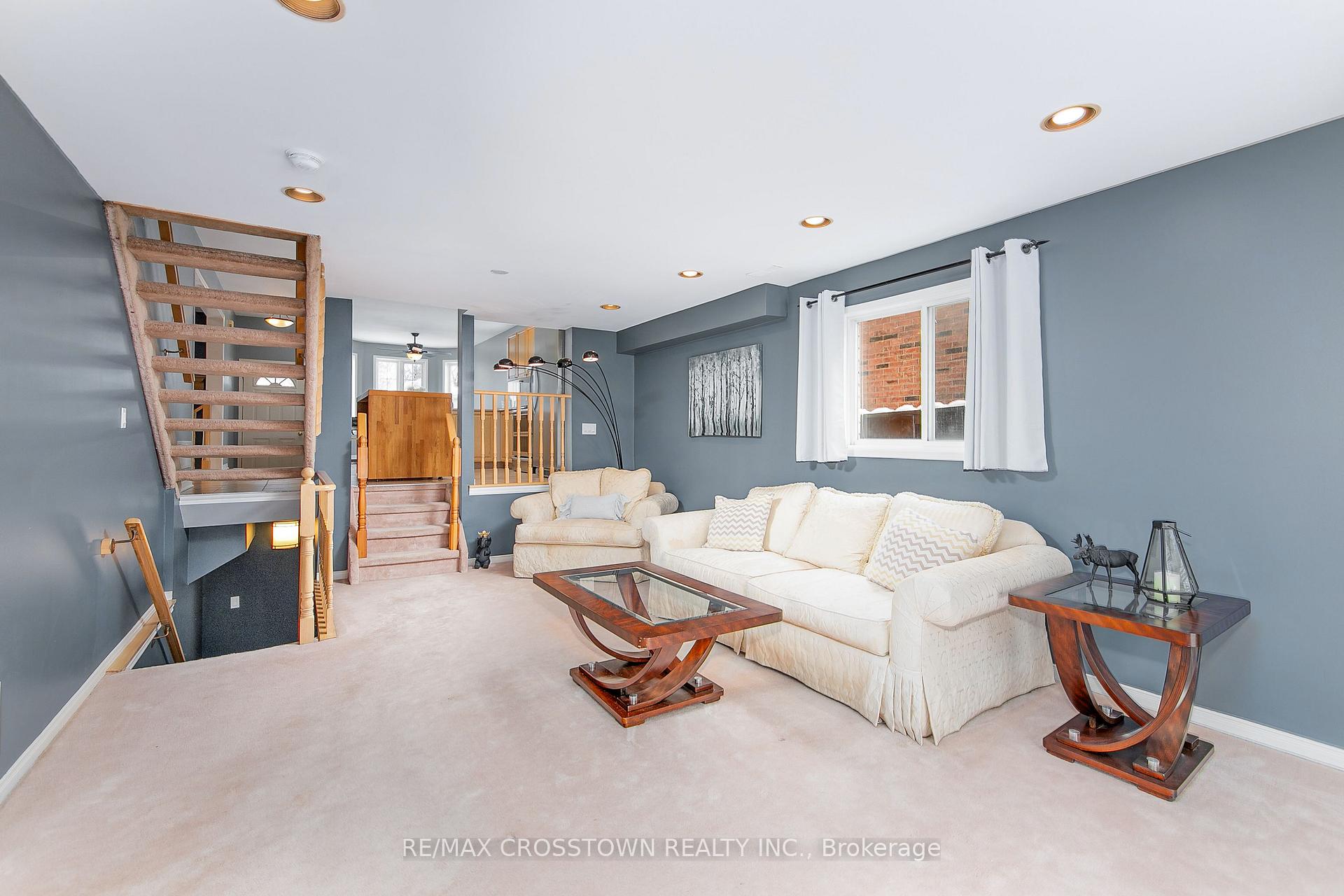 Photo 25 of 24 Twiss Drive, Barrie, Holly — HOMEH