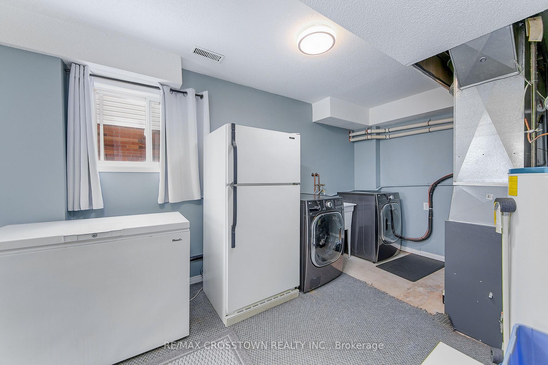 Photo 26 of 24 Twiss Drive, Barrie, Holly — HOMEH