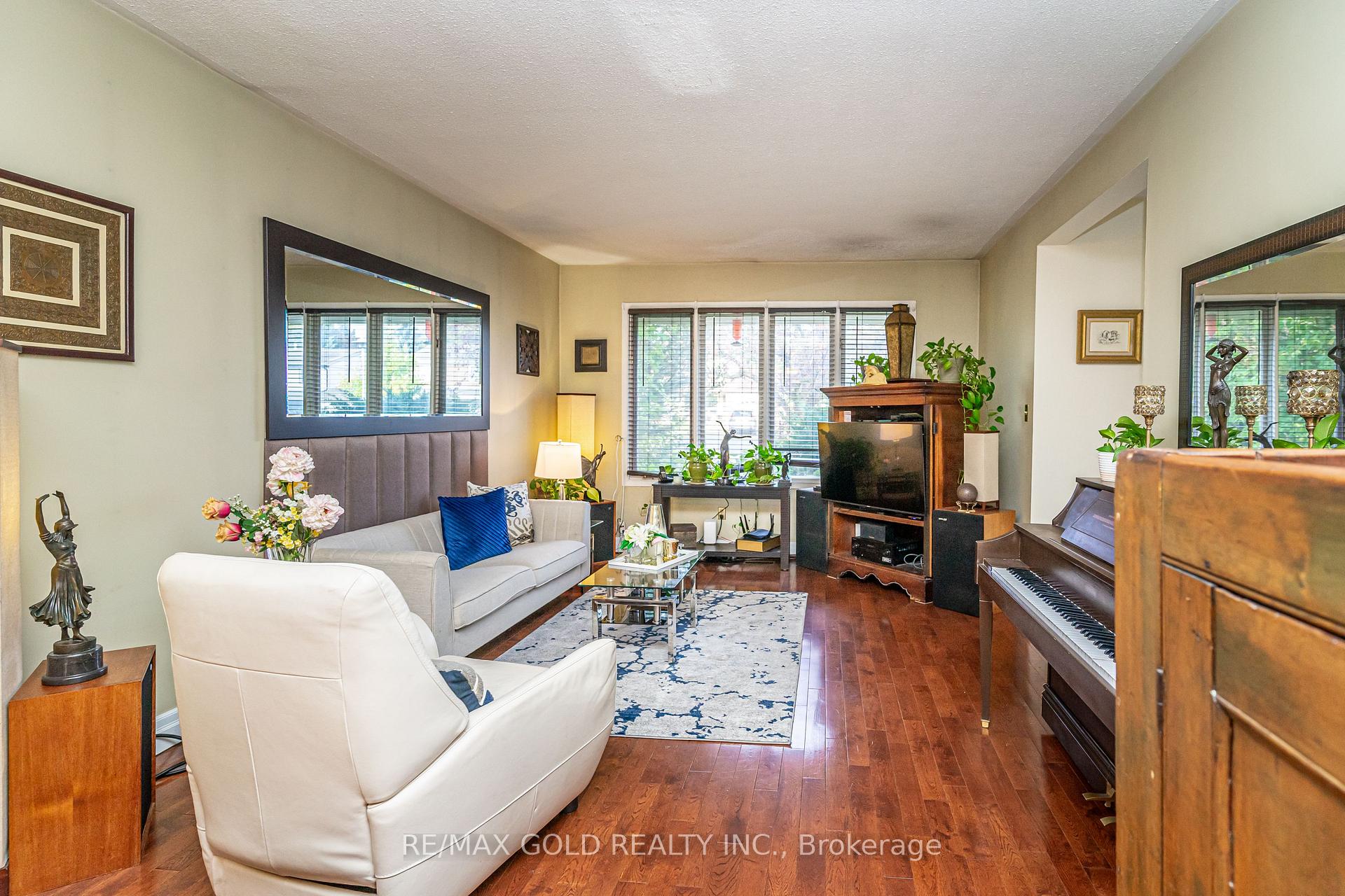 Photo 7 of 74 Lorraine Crescent, Brampton, Westgate — HOMEH