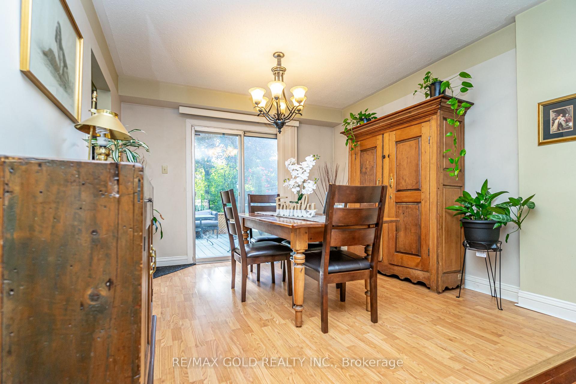 Photo 11 of 74 Lorraine Crescent, Brampton, Westgate — HOMEH
