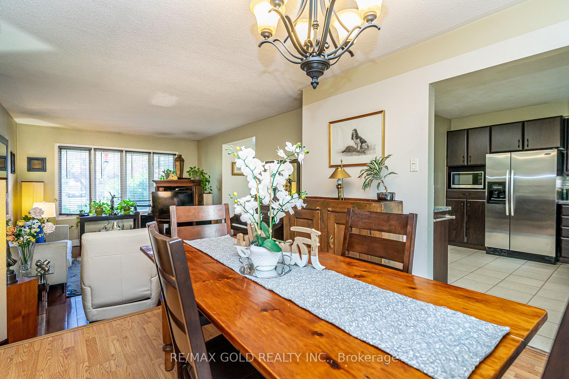 Photo 13 of 74 Lorraine Crescent, Brampton, Westgate — HOMEH