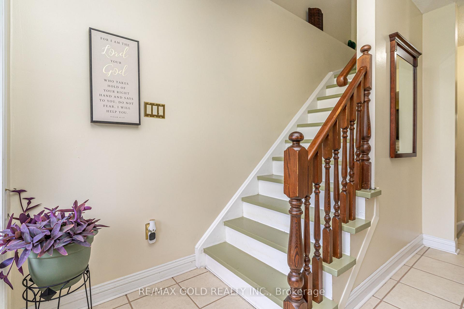 Photo 19 of 74 Lorraine Crescent, Brampton, Westgate — HOMEH