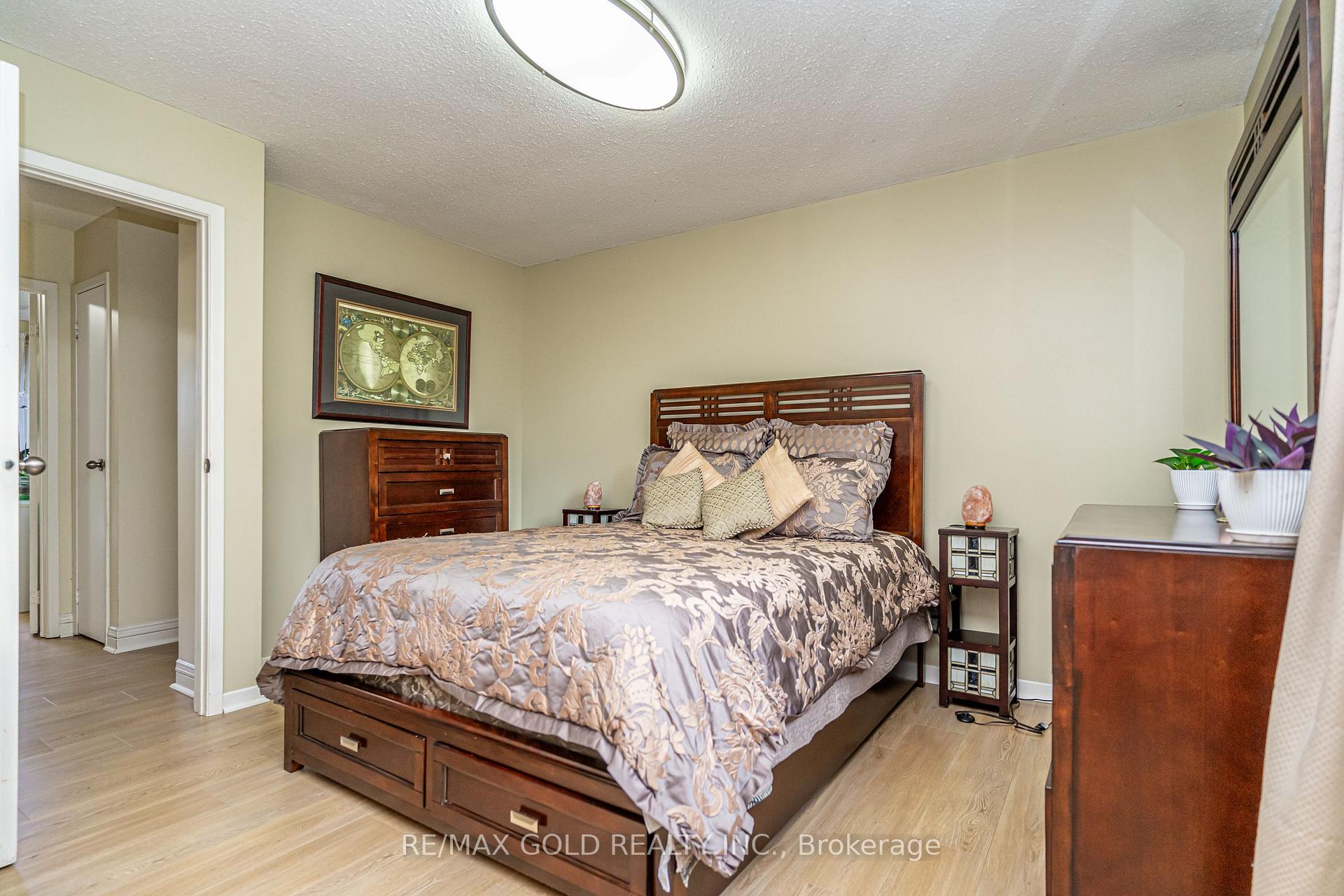 Photo 22 of 74 Lorraine Crescent, Brampton, Westgate — HOMEH