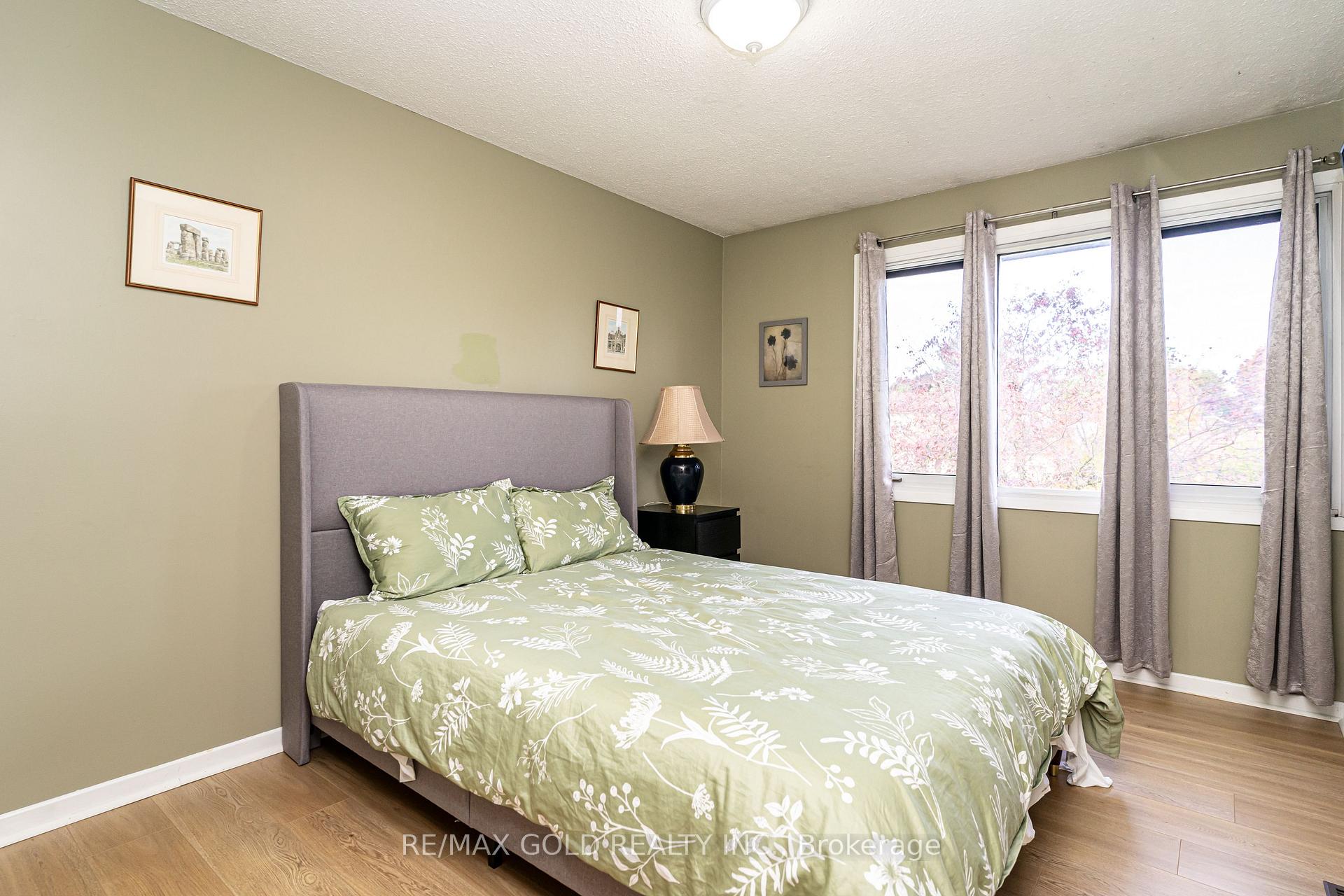 Photo 30 of 74 Lorraine Crescent, Brampton, Westgate — HOMEH
