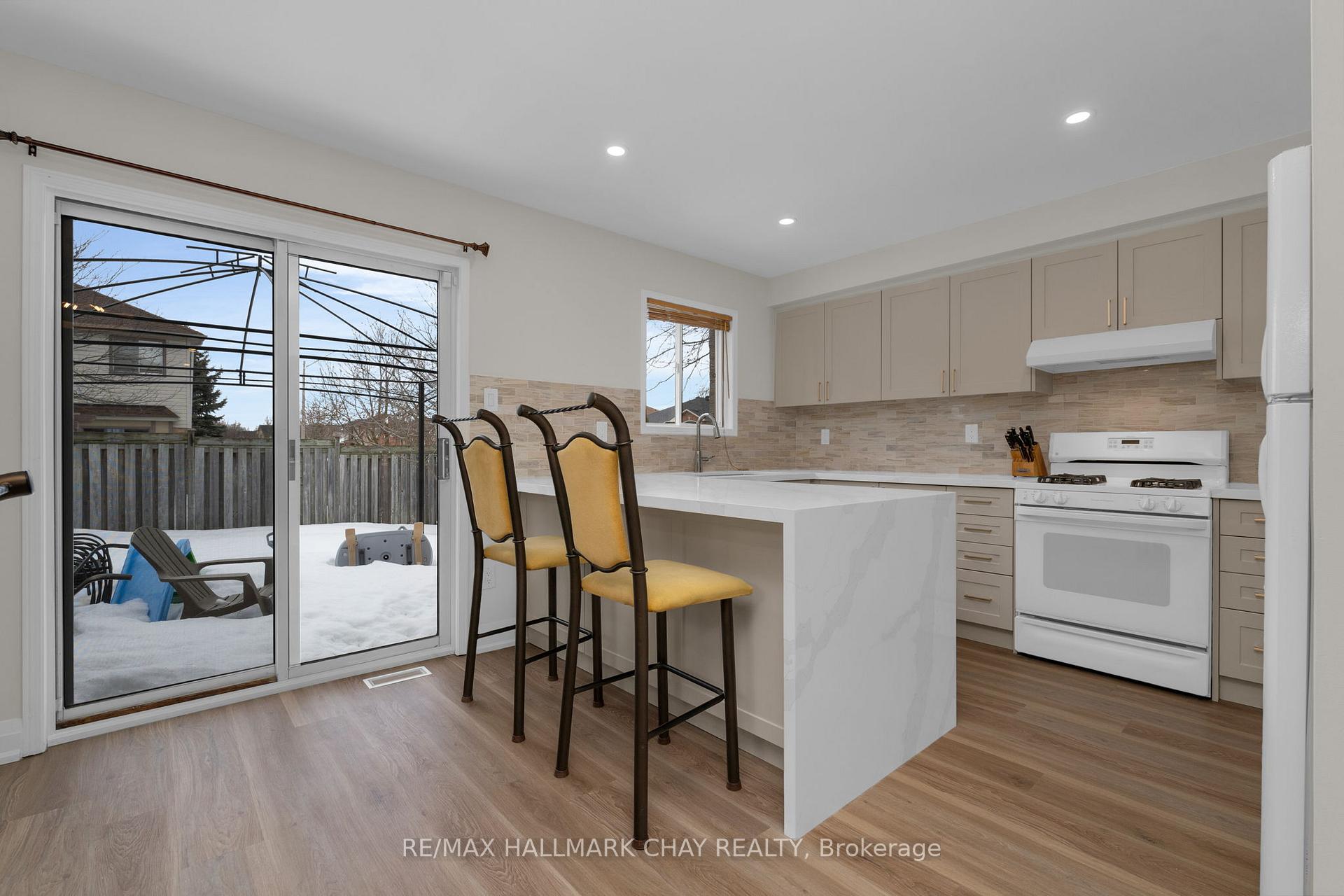Photo 11 of 67 Leslie Avenue, Barrie, Holly — HOMEH
