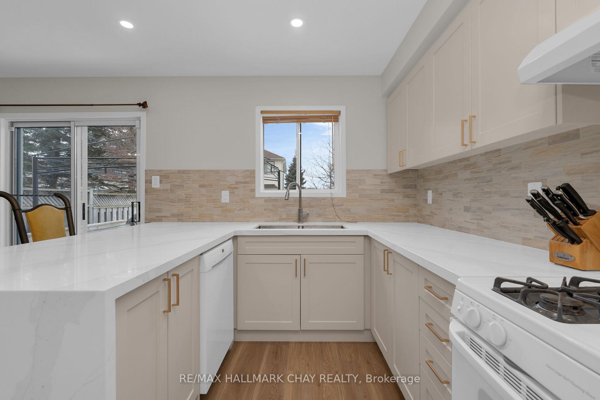 Photo 13 of 67 Leslie Avenue, Barrie, Holly — HOMEH