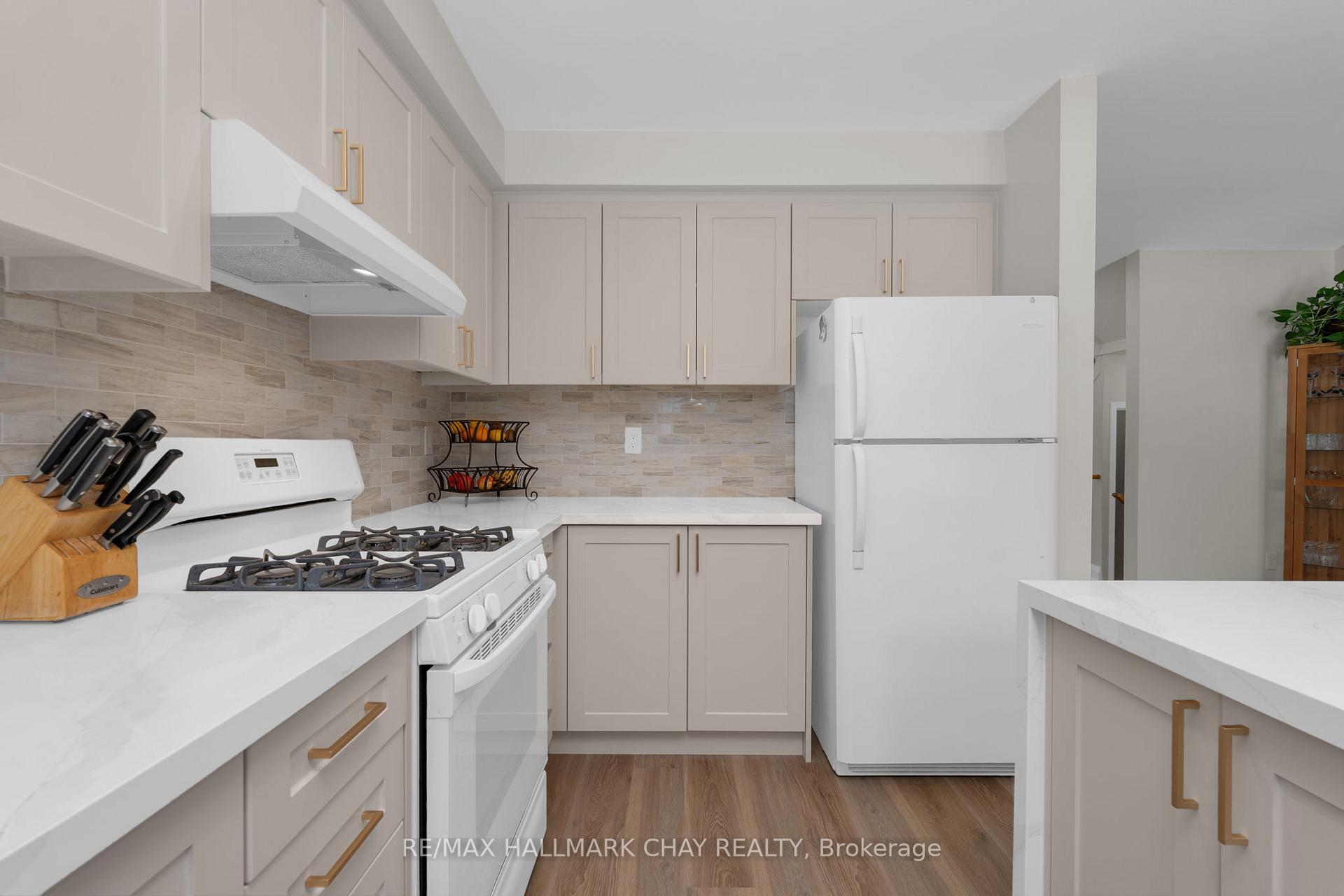 Photo 14 of 67 Leslie Avenue, Barrie, Holly — HOMEH