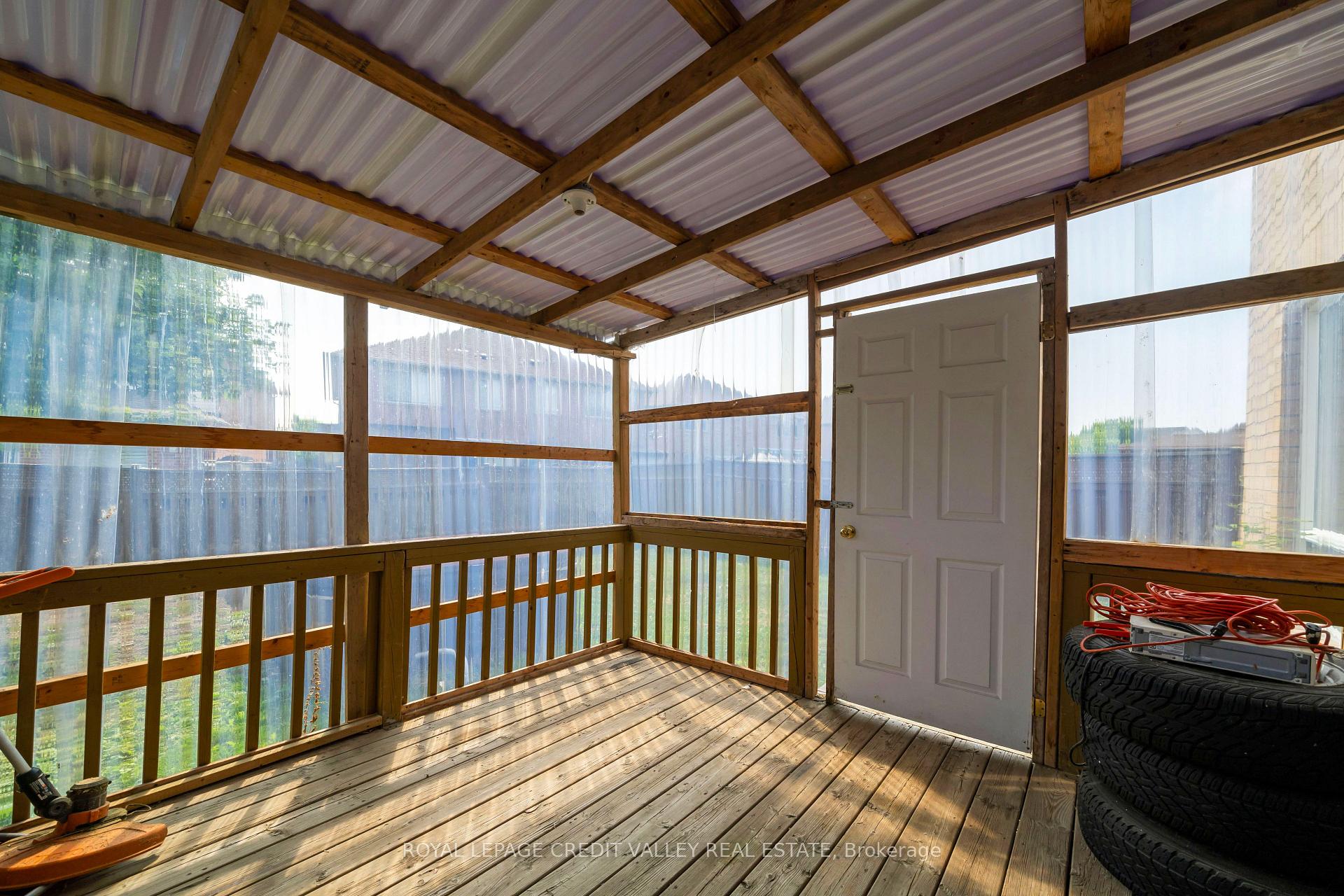 Photo 20 of 19 Dunlop Court, Brampton, Fletcher's Meadow — HOMEH