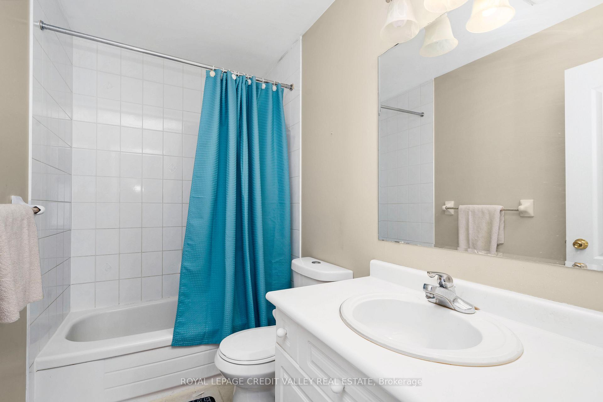 Photo 9 of 19 Dunlop Court, Brampton, Fletcher's Meadow — HOMEH