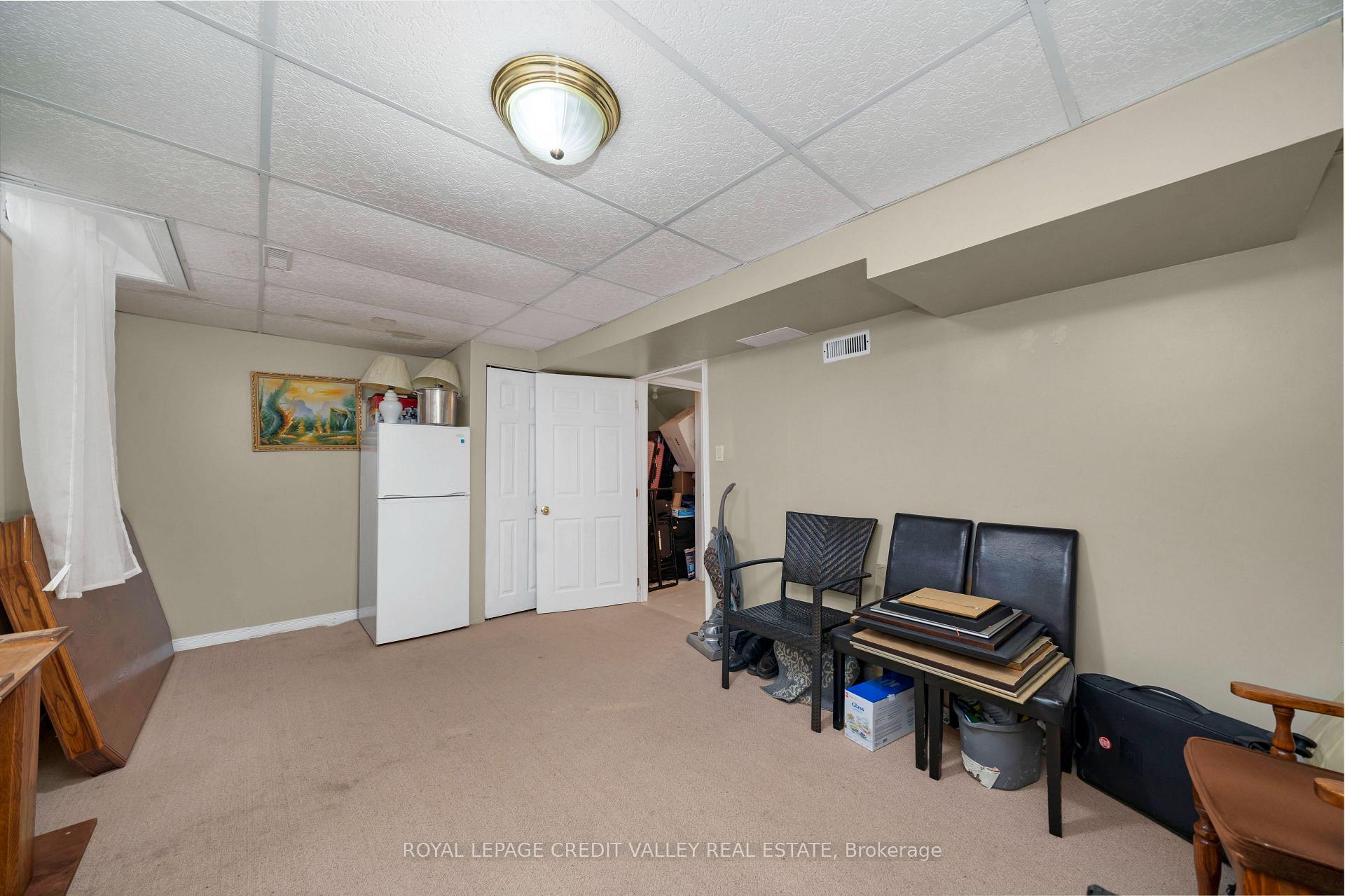 Photo 21 of 19 Dunlop Court, Brampton, Fletcher's Meadow — HOMEH