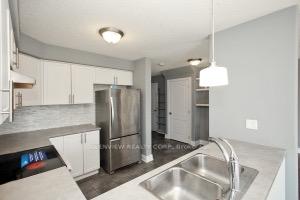 Photo 10 of 87 Nathan Crescent, Barrie, Painswick South — HOMEH