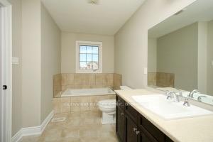 Photo 19 of 87 Nathan Crescent, Barrie, Painswick South — HOMEH