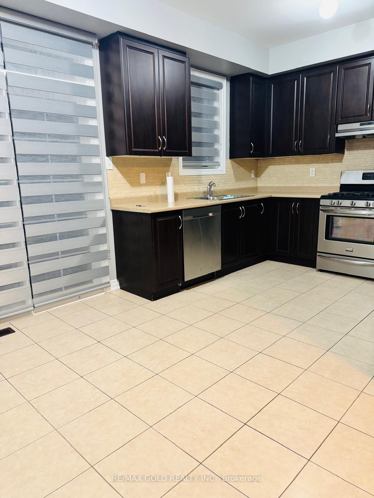Photo 2 of 60 Sea Drifter Crescent, Brampton, Bram East — HOMEH