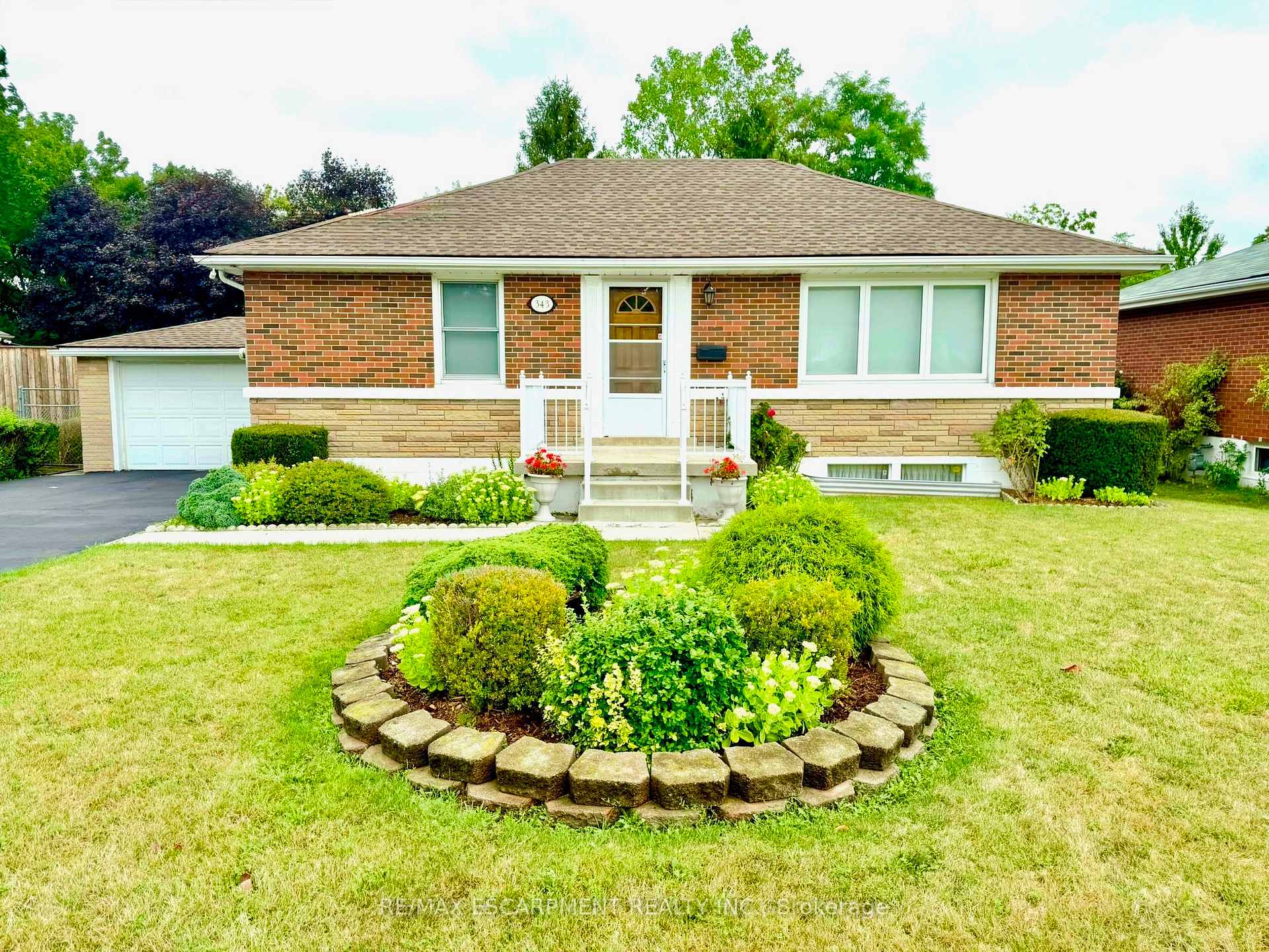 Photo 1 of 343 Hixon Road, Hamilton, Red Hill — HOMEH