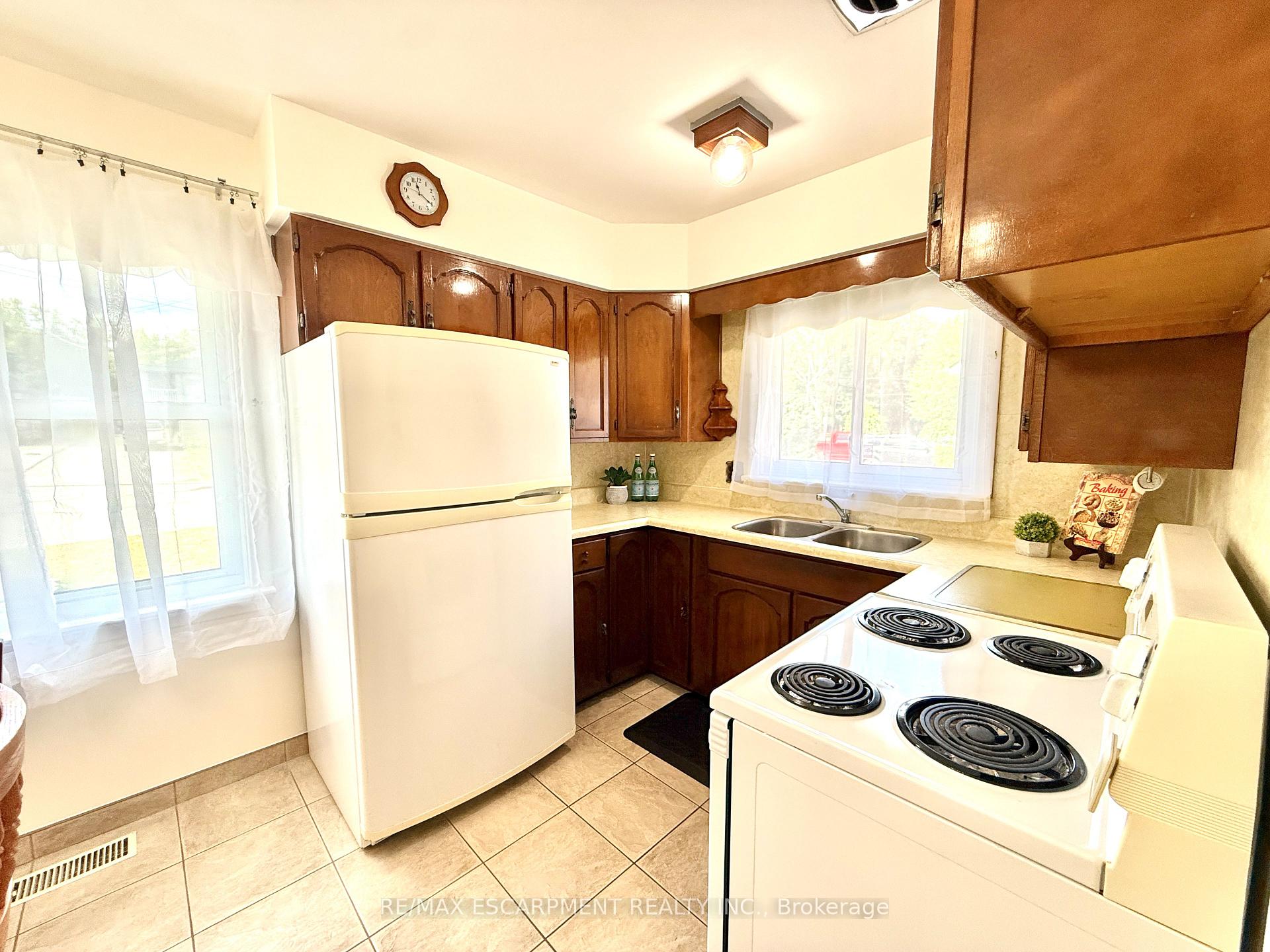Photo 6 of 343 Hixon Road, Hamilton, Red Hill — HOMEH