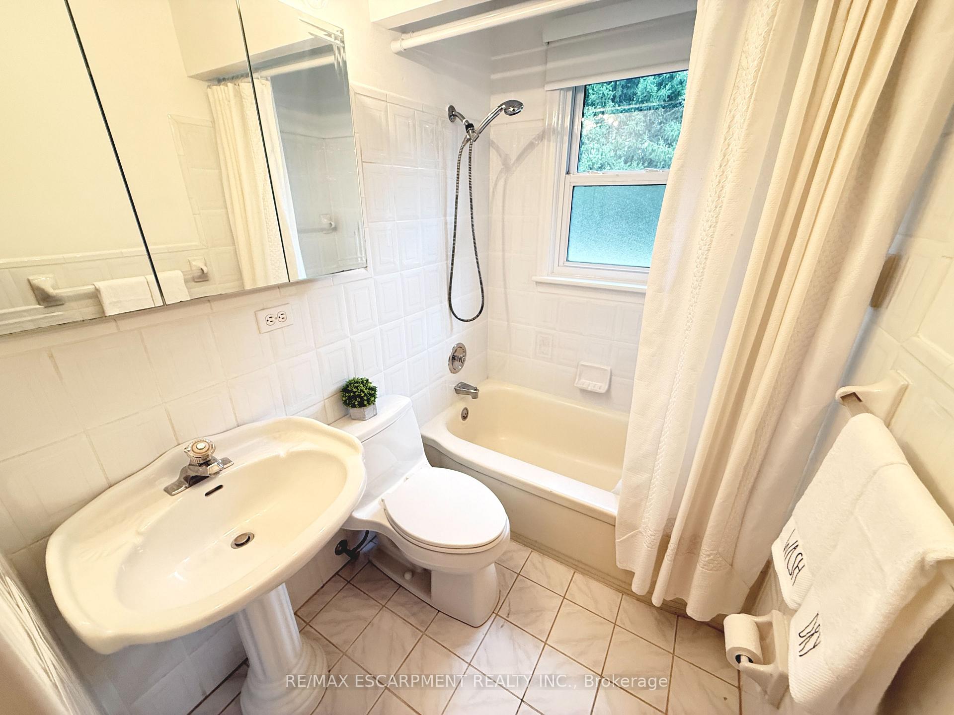 Photo 14 of 343 Hixon Road, Hamilton, Red Hill — HOMEH