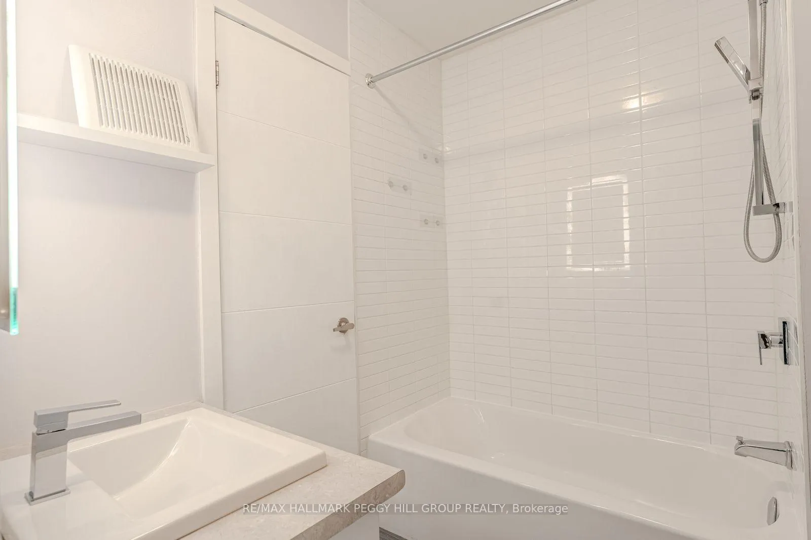 Photo 14 of Unit 14, 369 Essa Road, Barrie, Ardagh — HOMEH