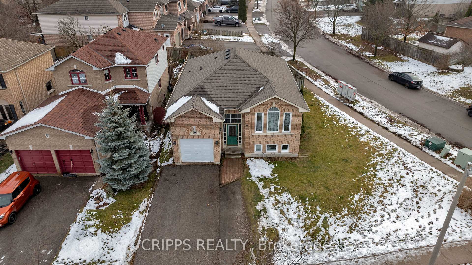 Photo 2 of 11 Gore Drive, Barrie, Ardagh — HOMEH