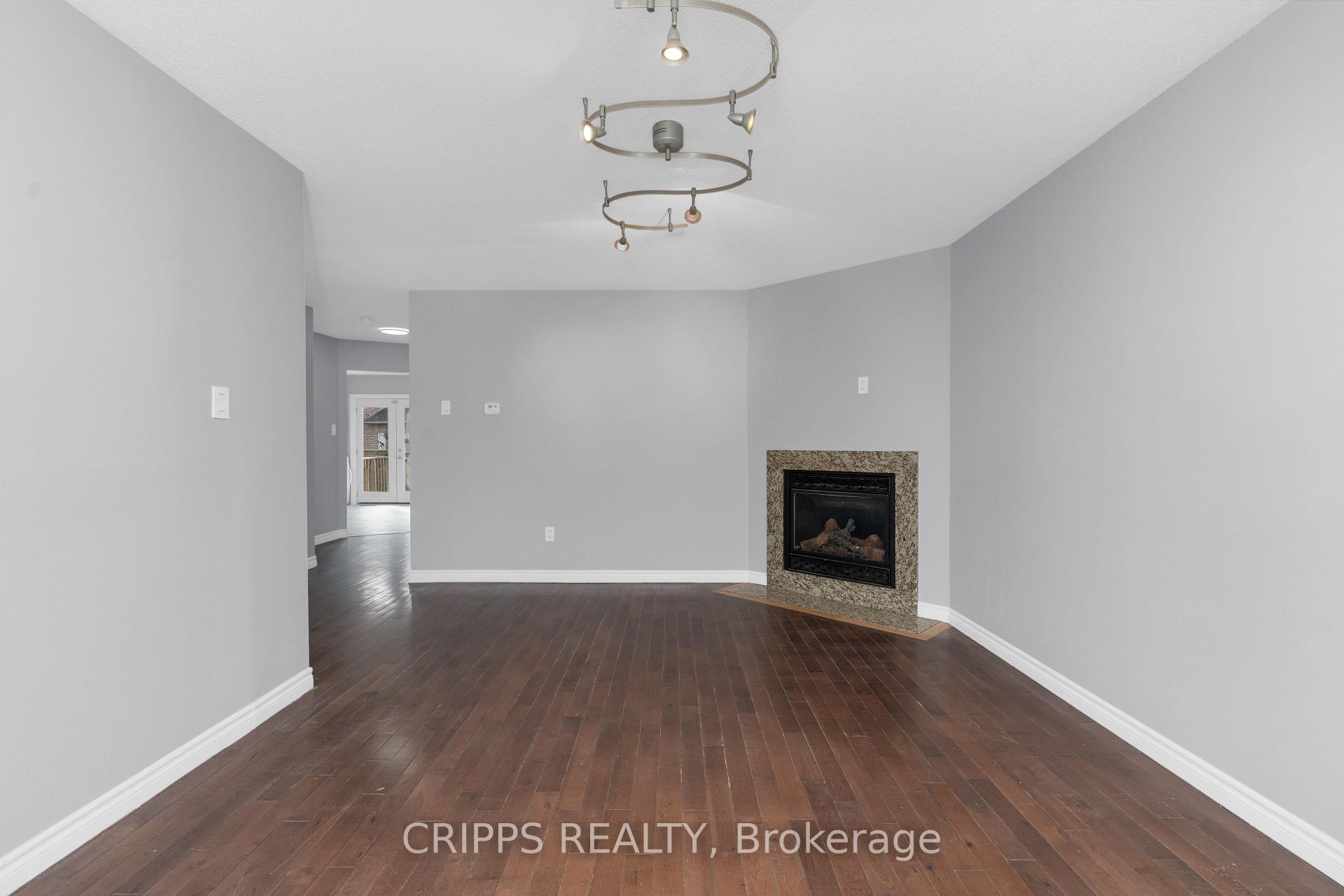Photo 8 of 11 Gore Drive, Barrie, Ardagh — HOMEH