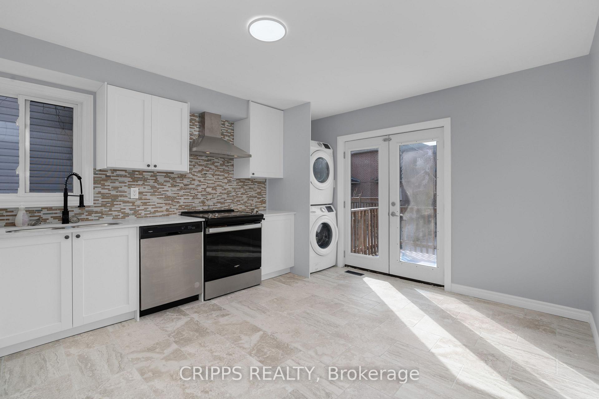 Photo 9 of 11 Gore Drive, Barrie, Ardagh — HOMEH