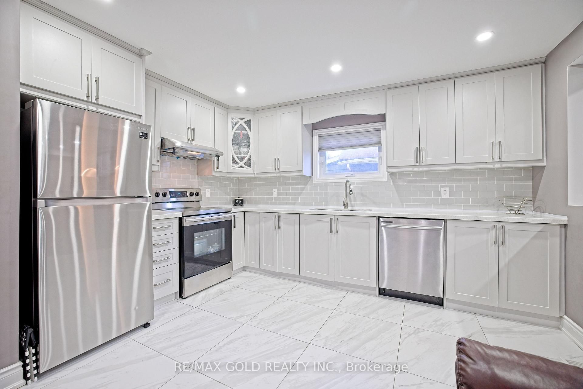 Photo 1 of 28 Royce Avenue, Brampton, Northwest Brampton — HOMEH