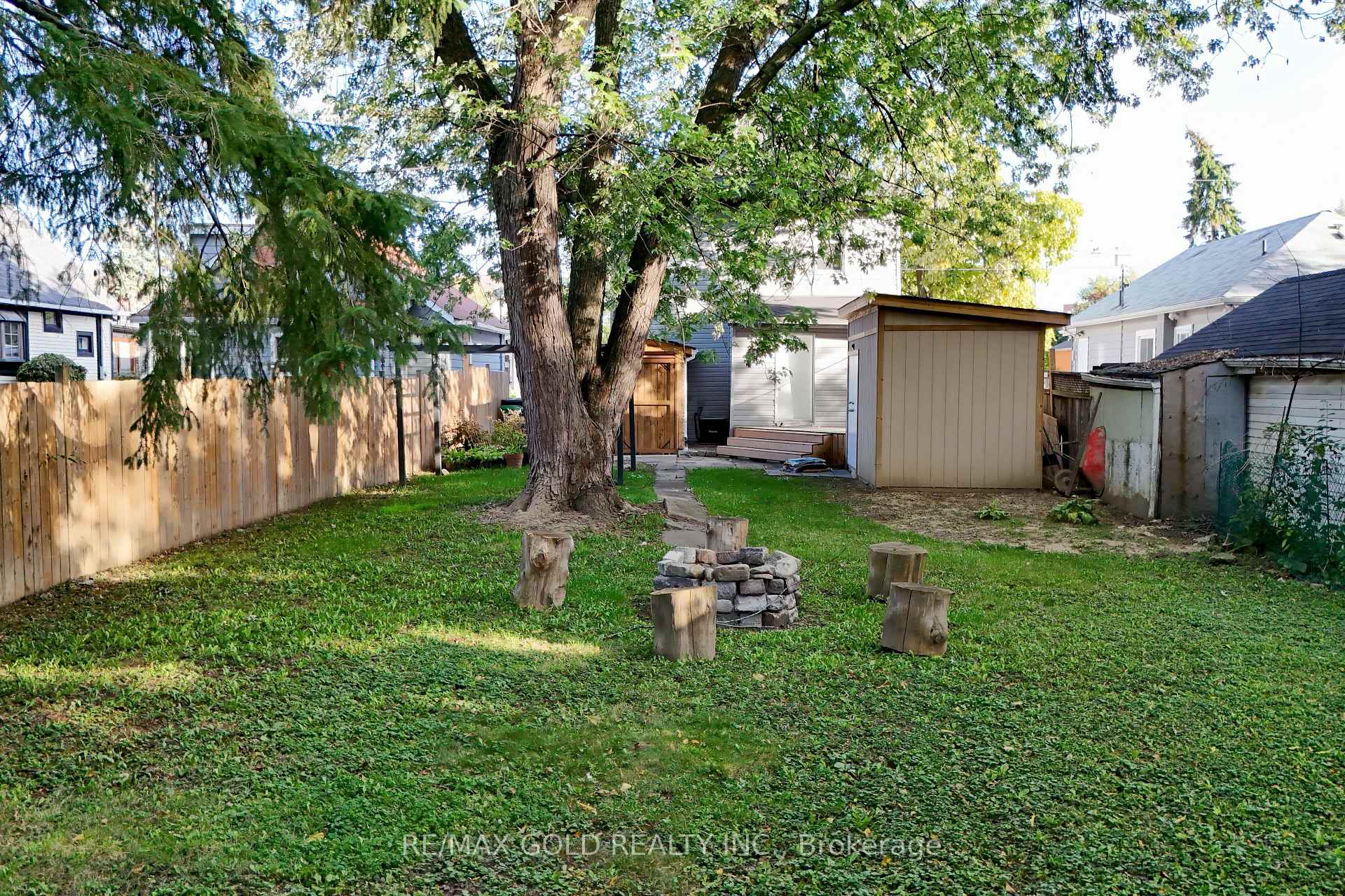 Photo 2 of 28 Royce Avenue, Brampton, Northwest Brampton — HOMEH