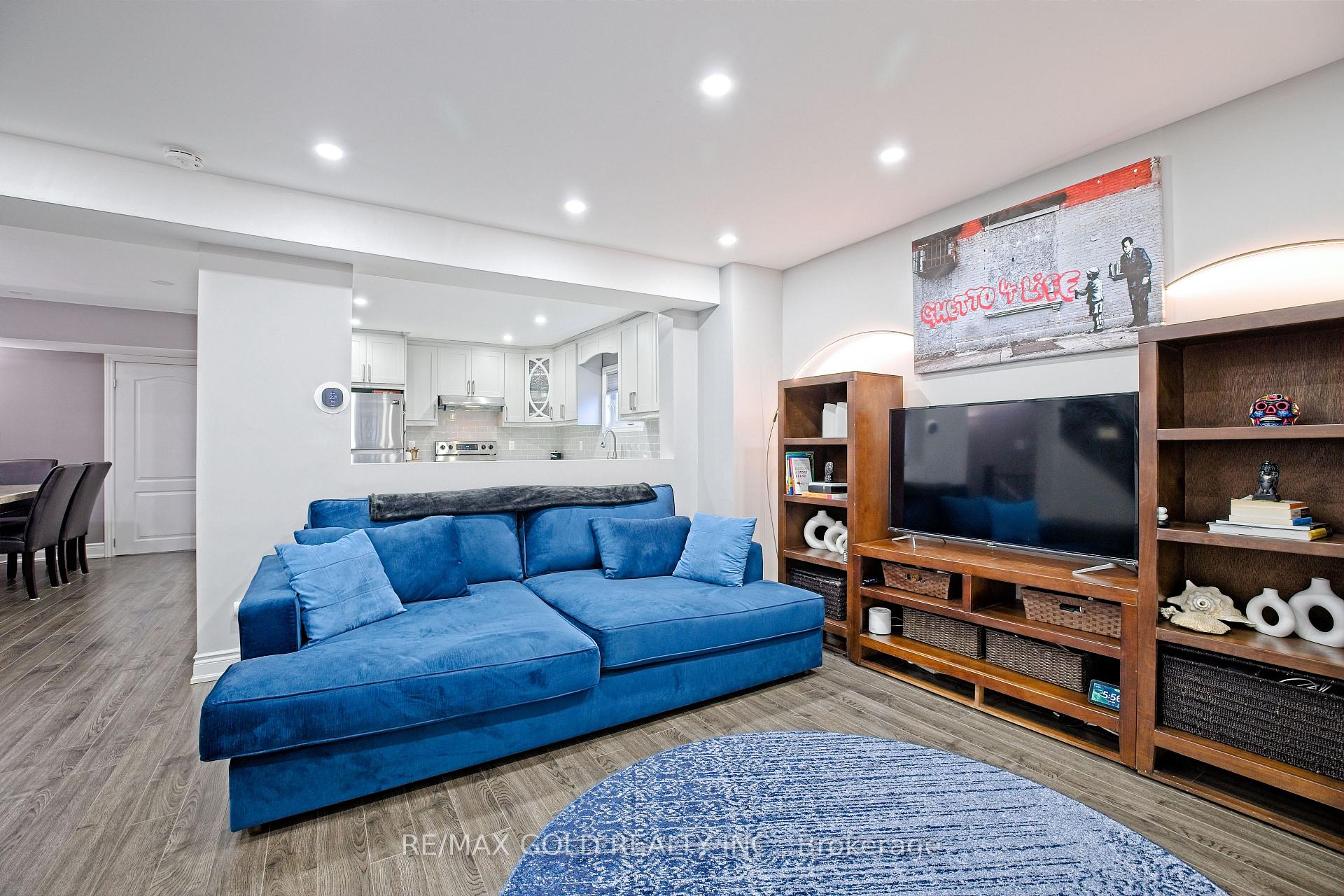 Photo 3 of 28 Royce Avenue, Brampton, Northwest Brampton — HOMEH