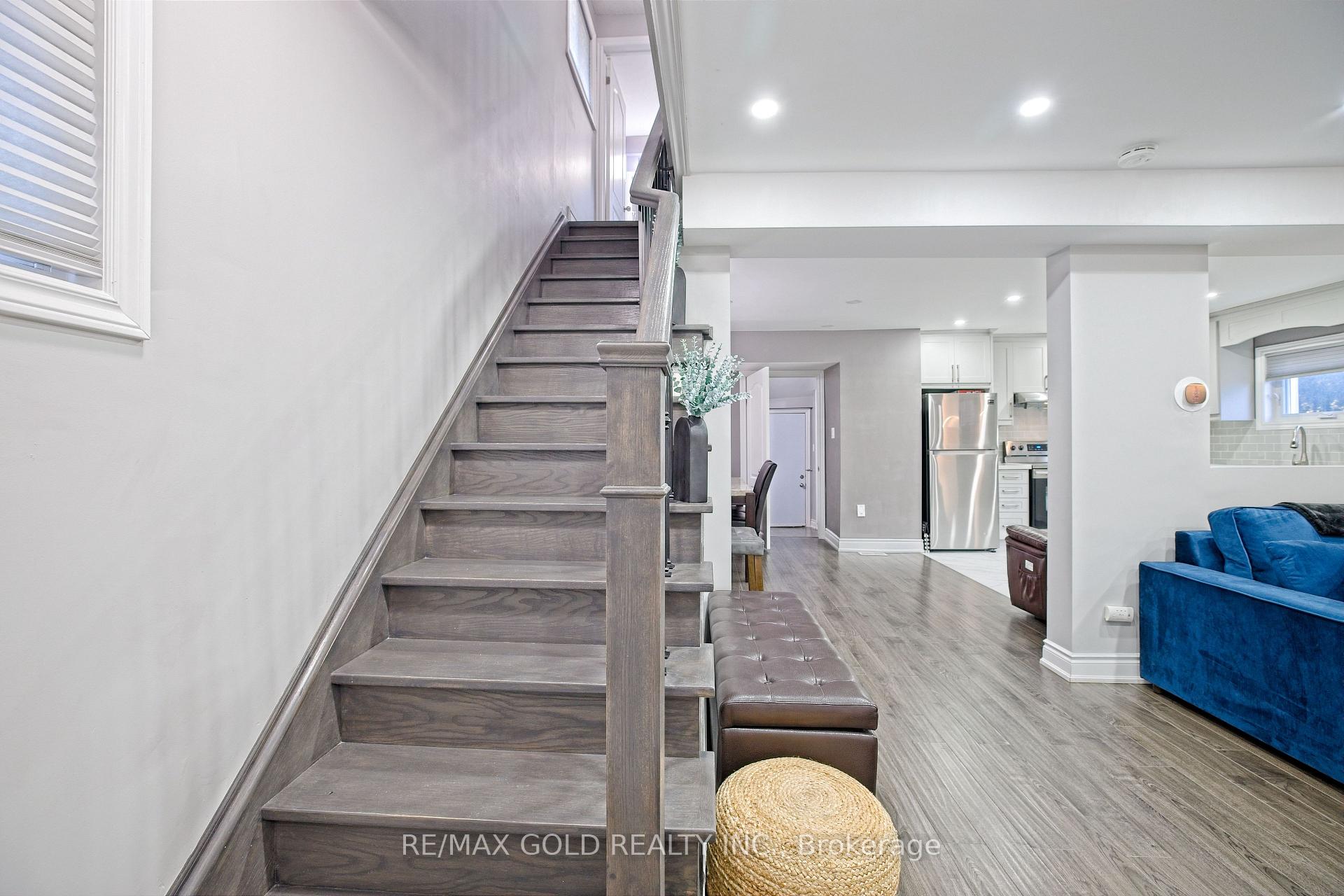Photo 7 of 28 Royce Avenue, Brampton, Northwest Brampton — HOMEH